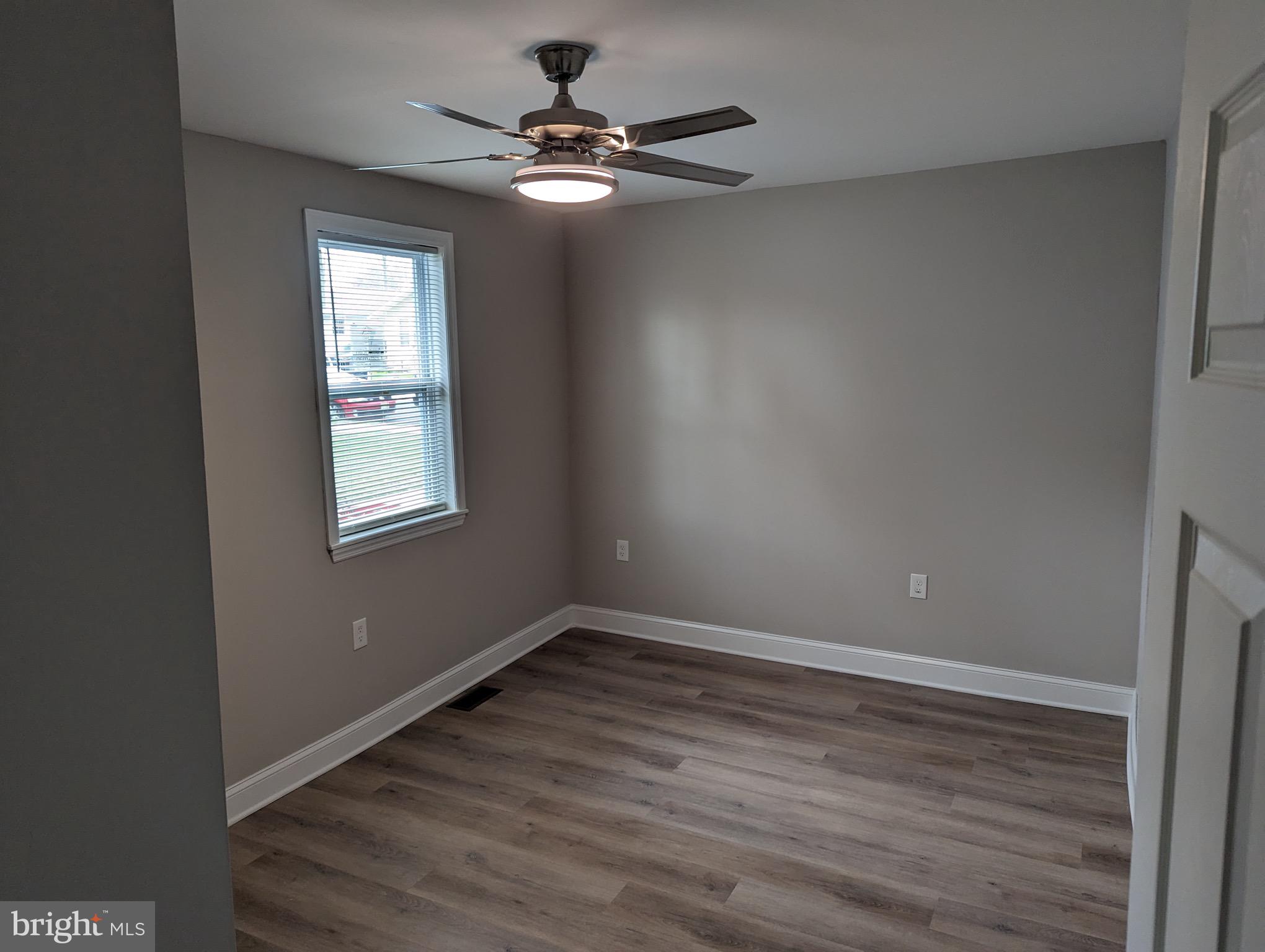 309 W EVERGREEN AVENUE