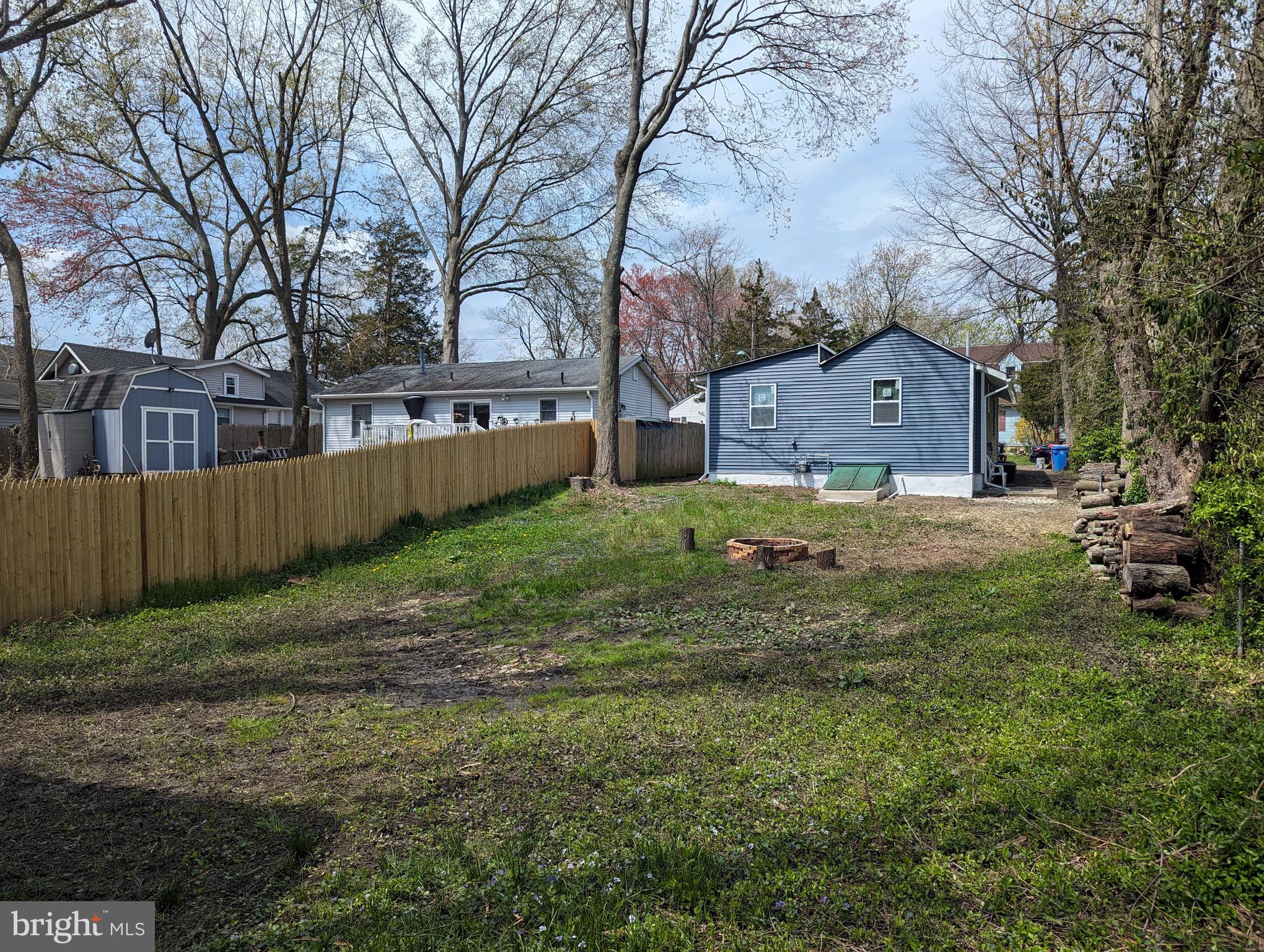 309 W EVERGREEN AVENUE