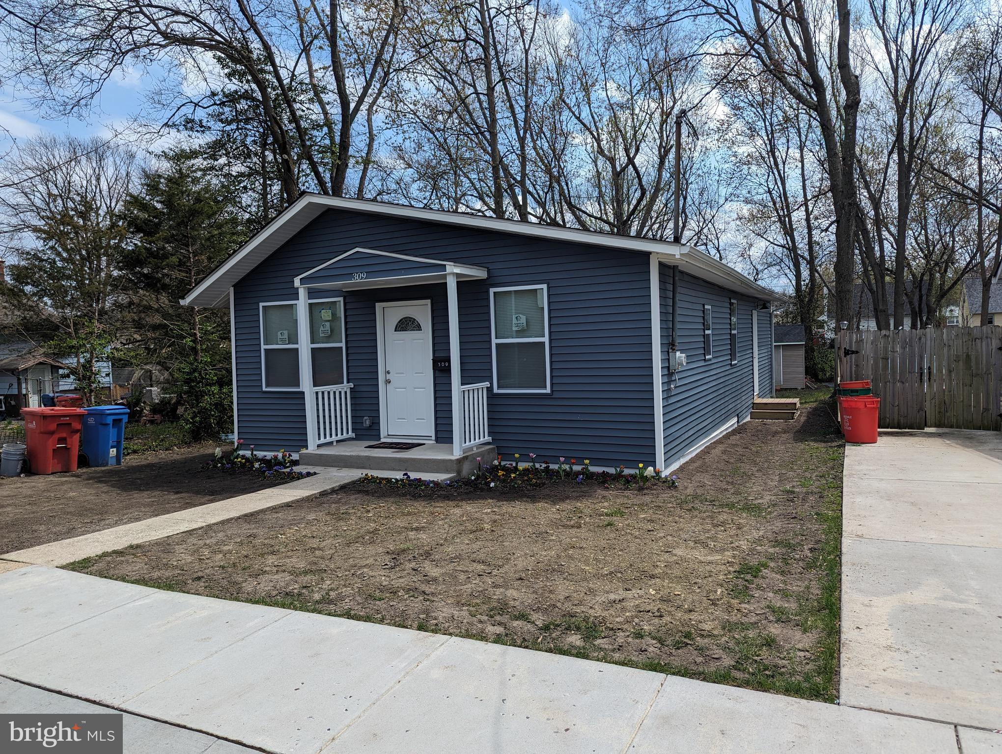 309 W EVERGREEN AVENUE