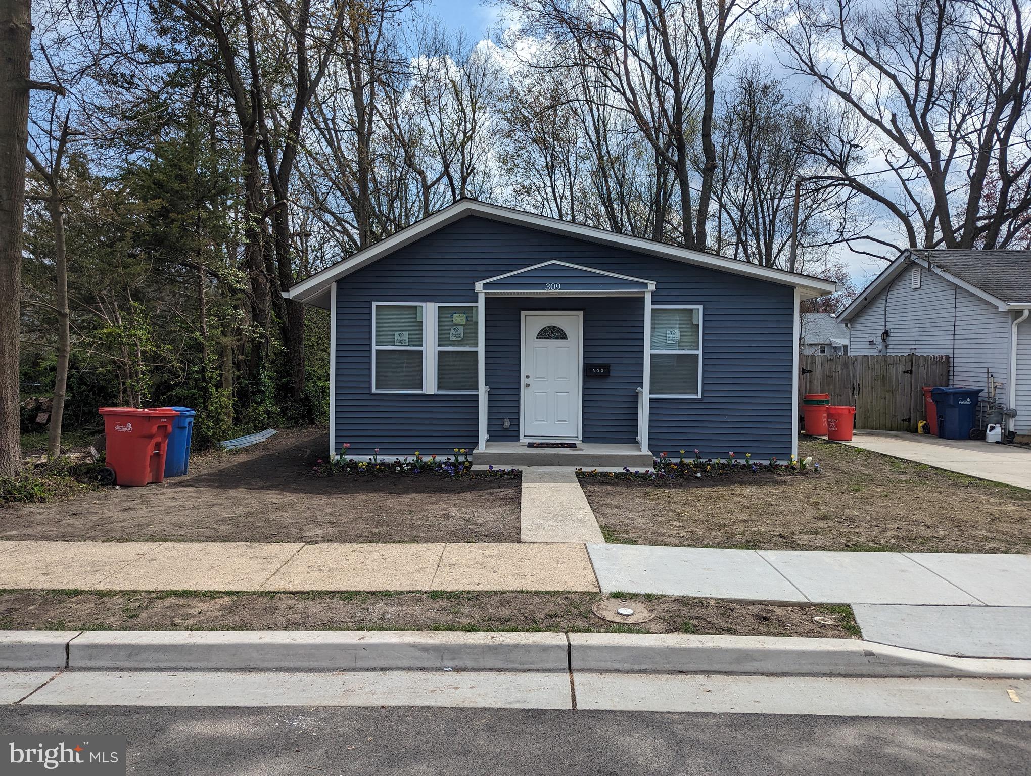 309 W EVERGREEN AVENUE