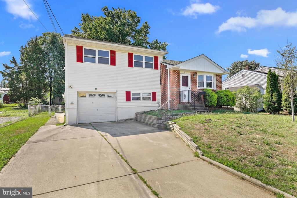 532 WILLIAMS AVENUE