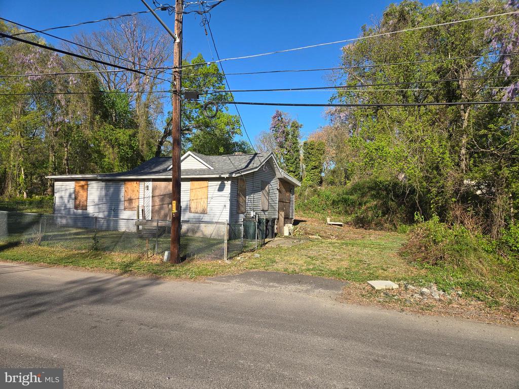 529 MCNAUGHTON AVENUE