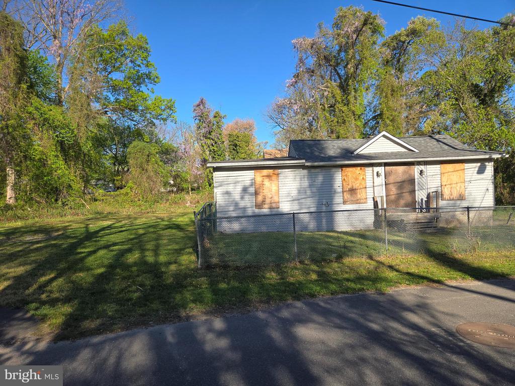 529 MCNAUGHTON AVENUE