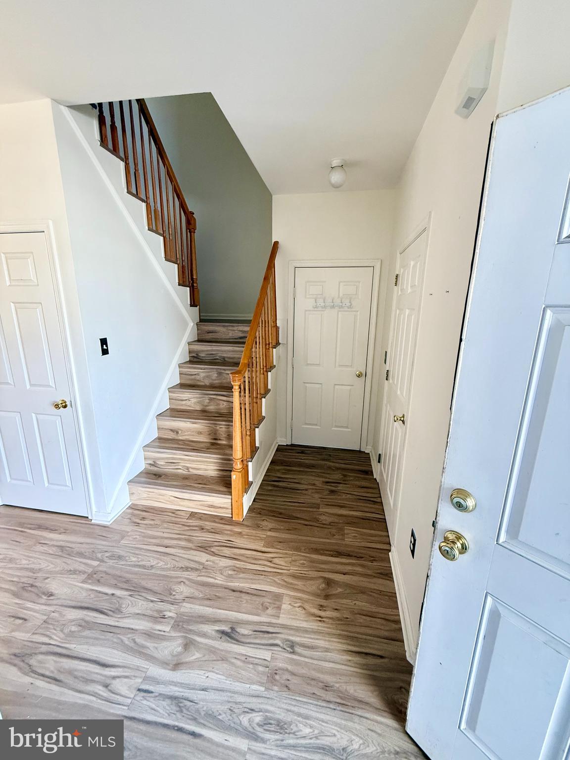 26 FROST LANE