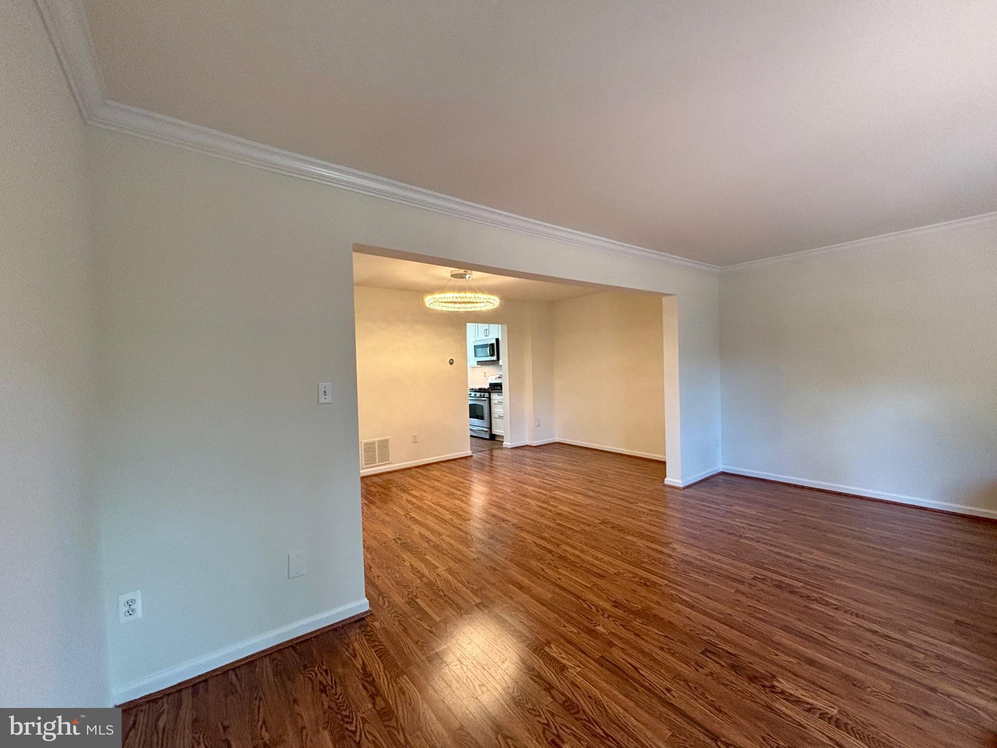 16 TWIN RIVERS DRIVE N
