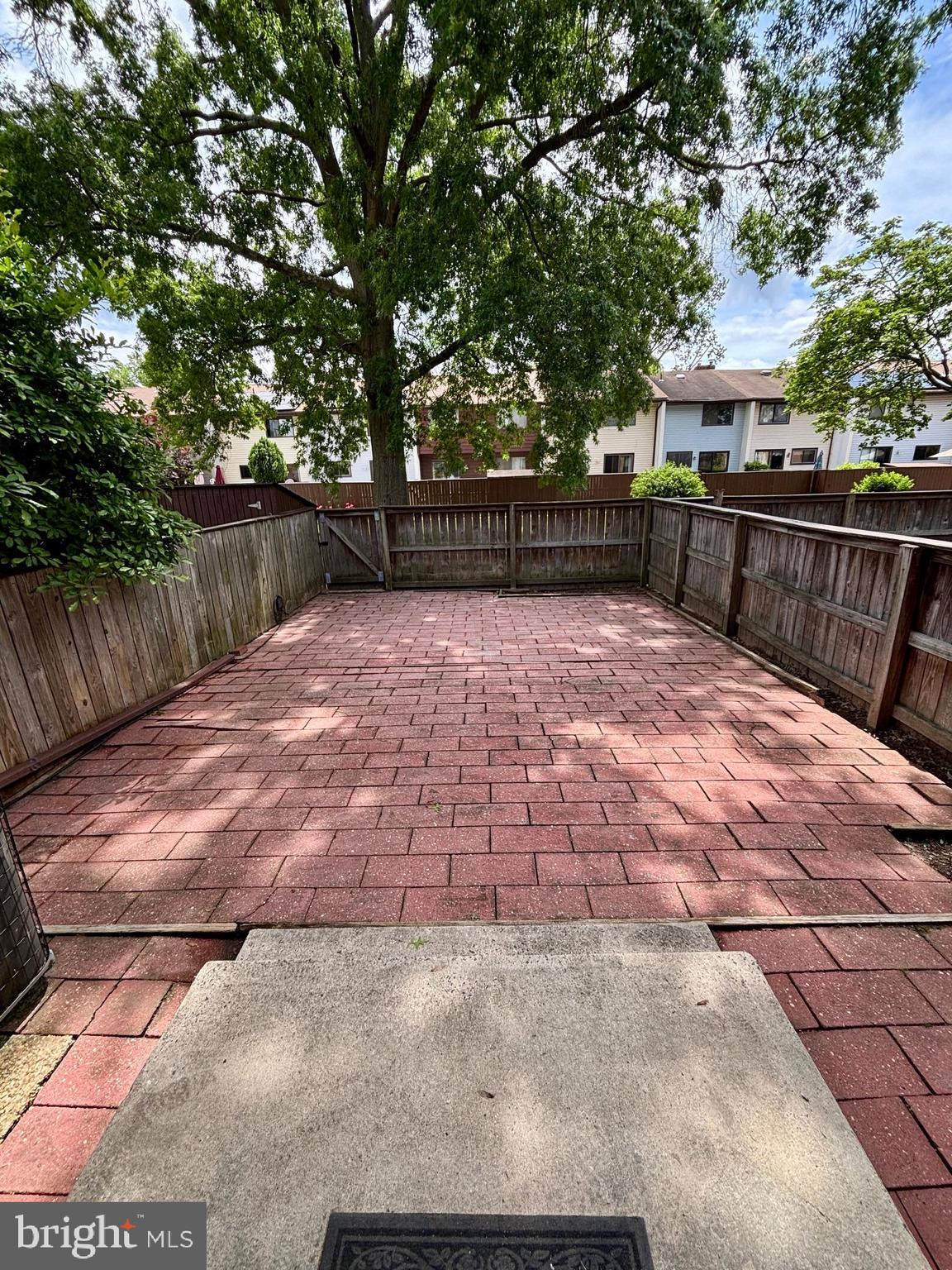 16 TWIN RIVERS DRIVE N