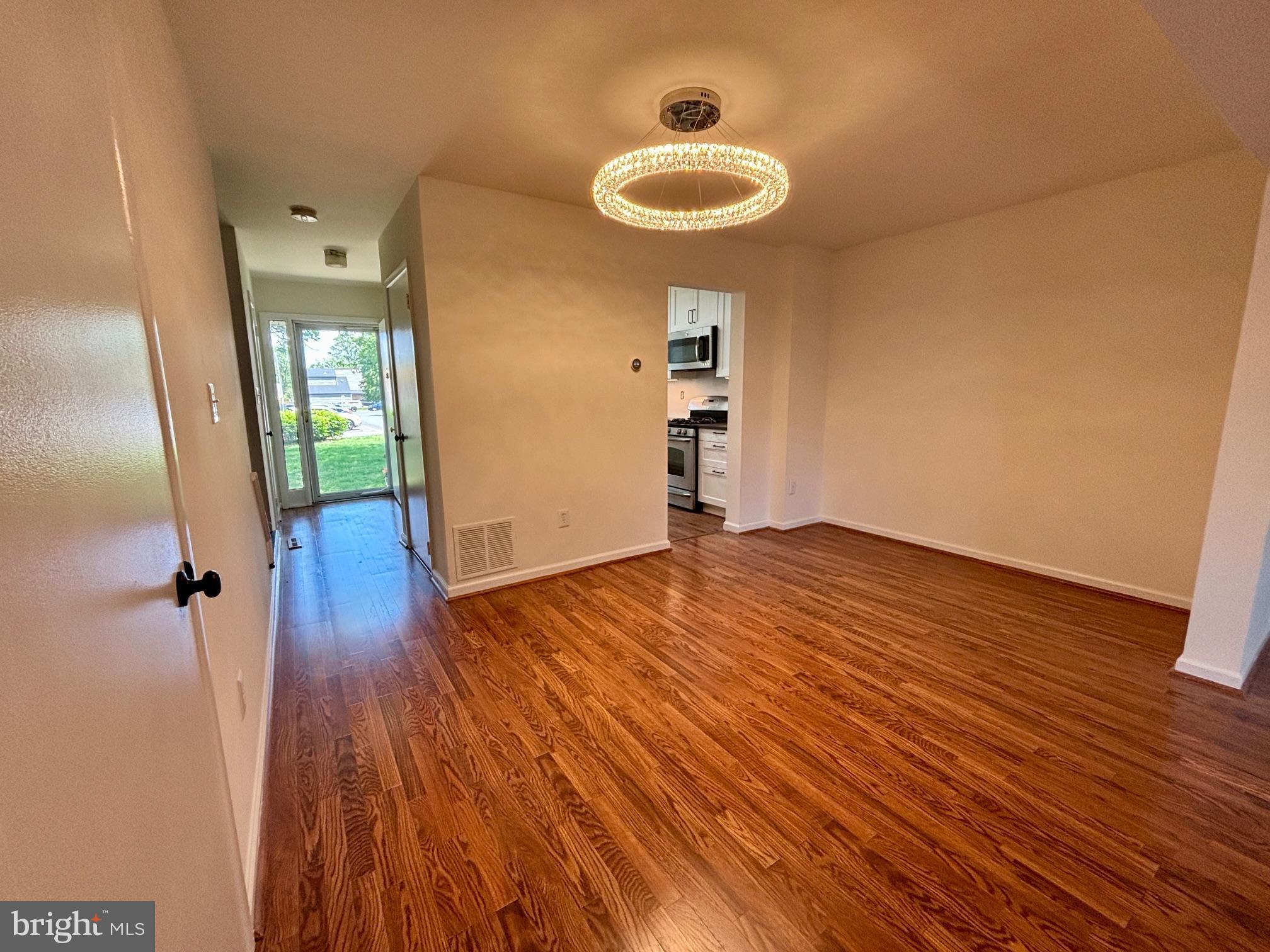16 TWIN RIVERS DRIVE N