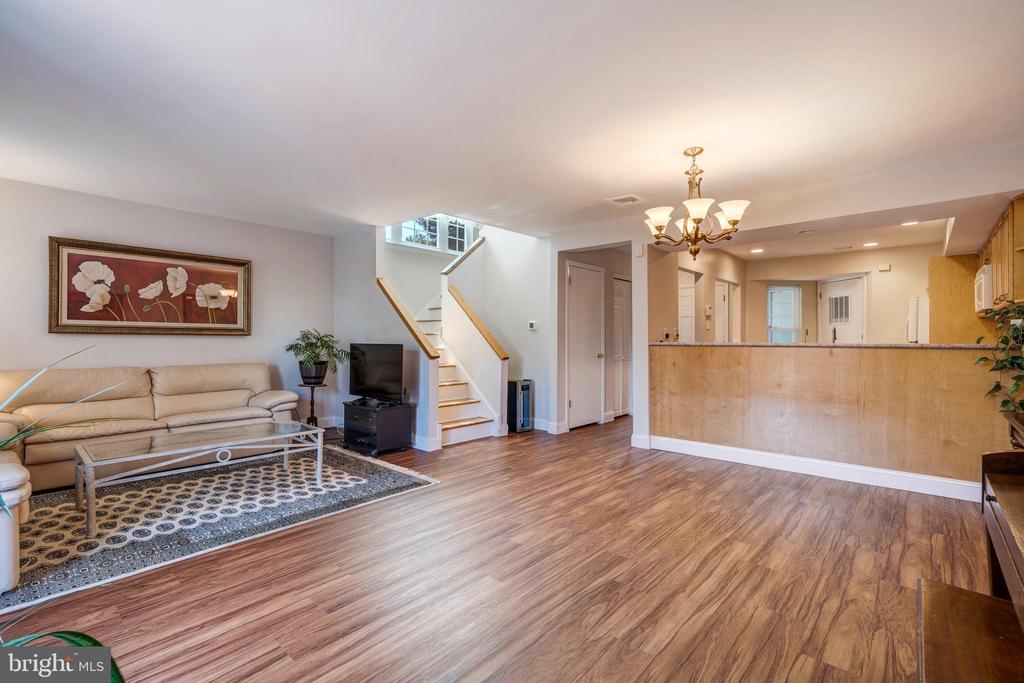 17 FERN COURT