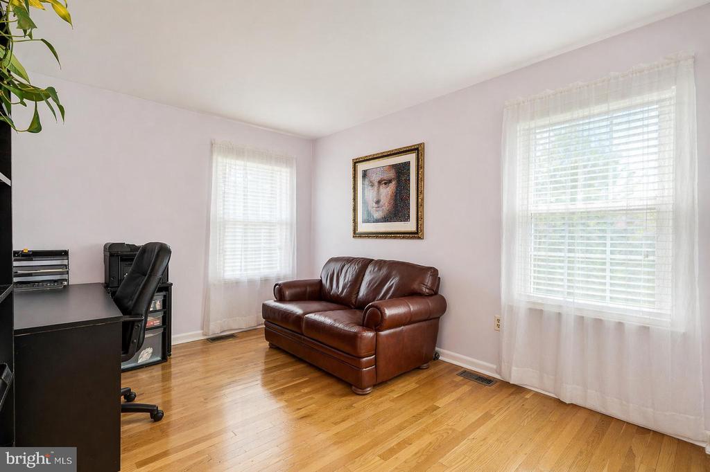 17 FERN COURT