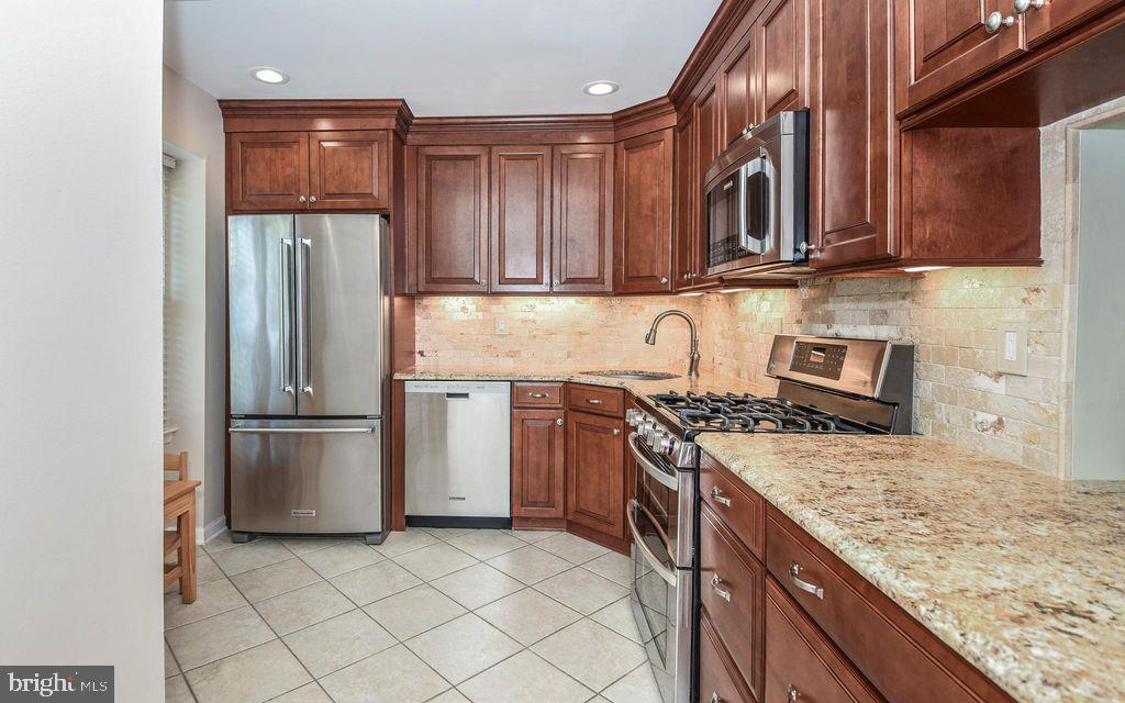 23 ARDISIA COURT