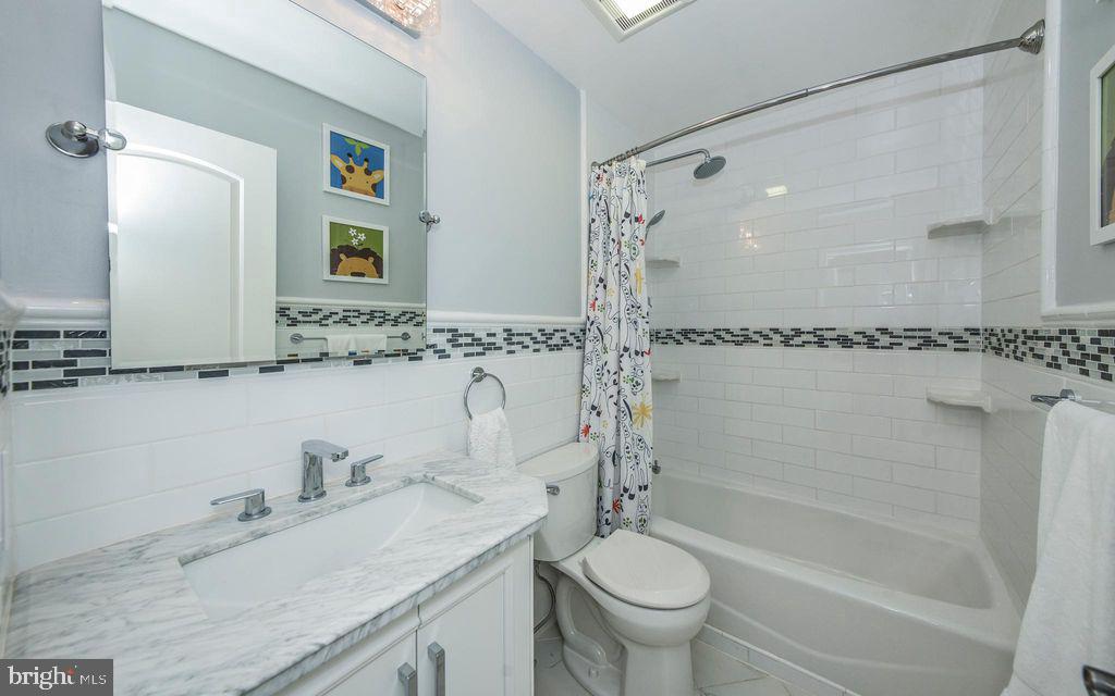 23 ARDISIA COURT