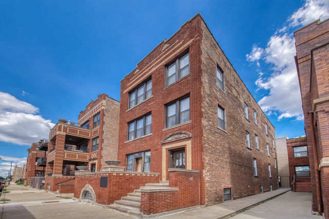 2316 W Augusta Boulevard Unit: 3R