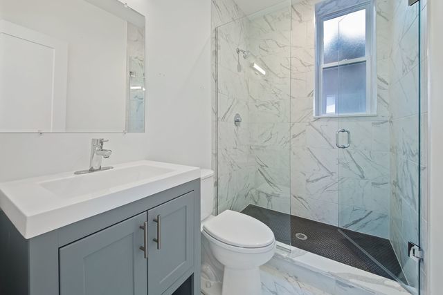2316 W Augusta Boulevard Unit: 3R