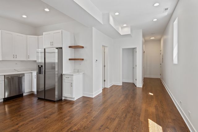 2316 W Augusta Boulevard Unit: 3R