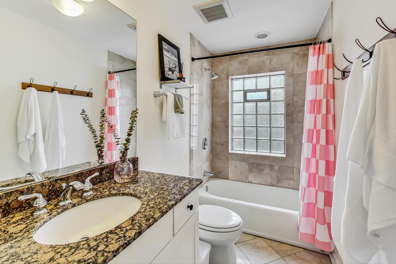 3715 W Giddings Street Unit: 1N