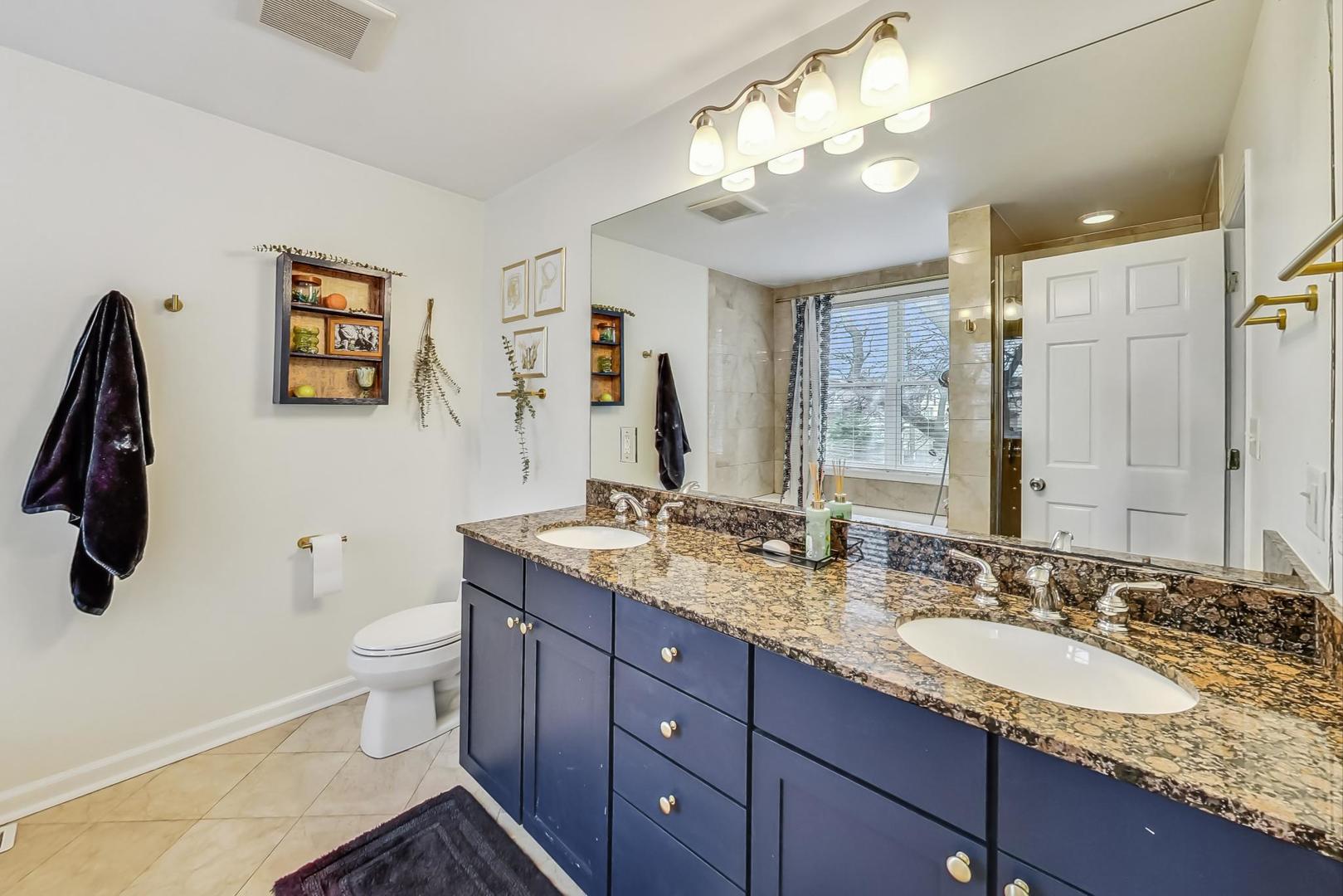 3715 W Giddings Street Unit: 1N