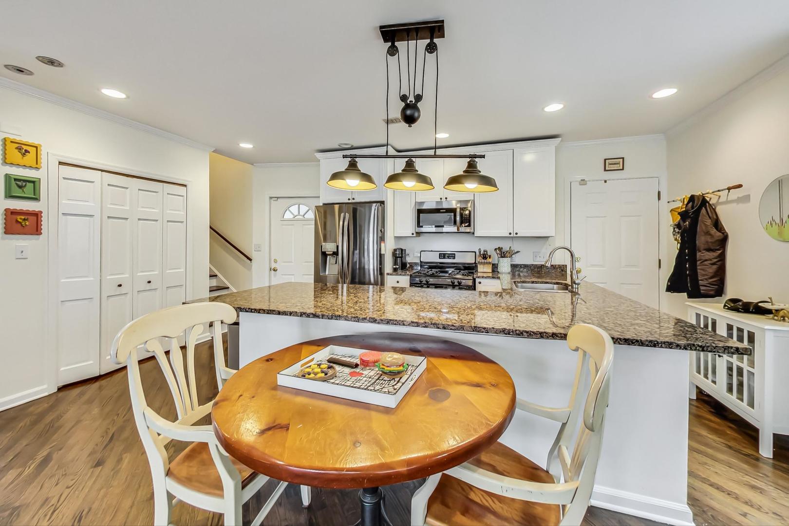 3715 W Giddings Street Unit: 1N