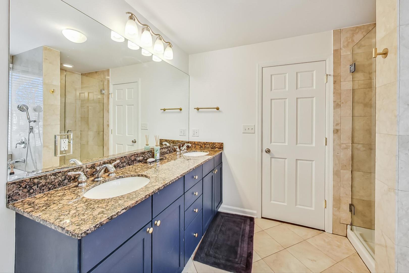 3715 W Giddings Street Unit: 1N