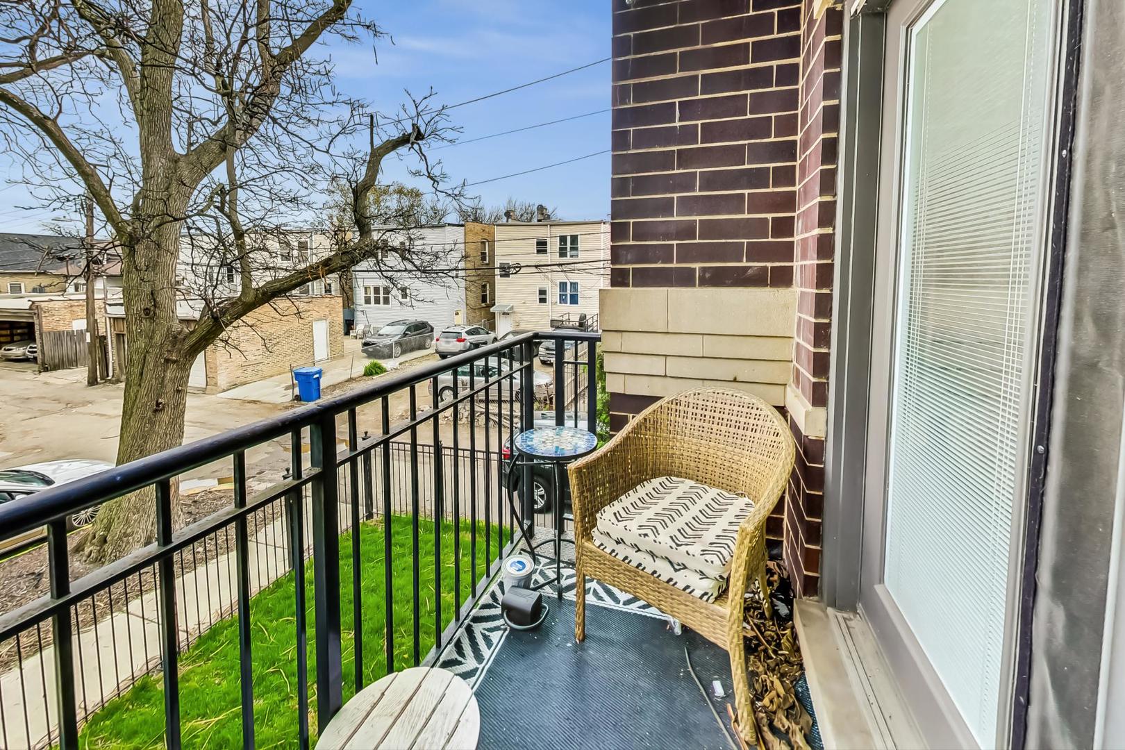 3715 W Giddings Street Unit: 1N