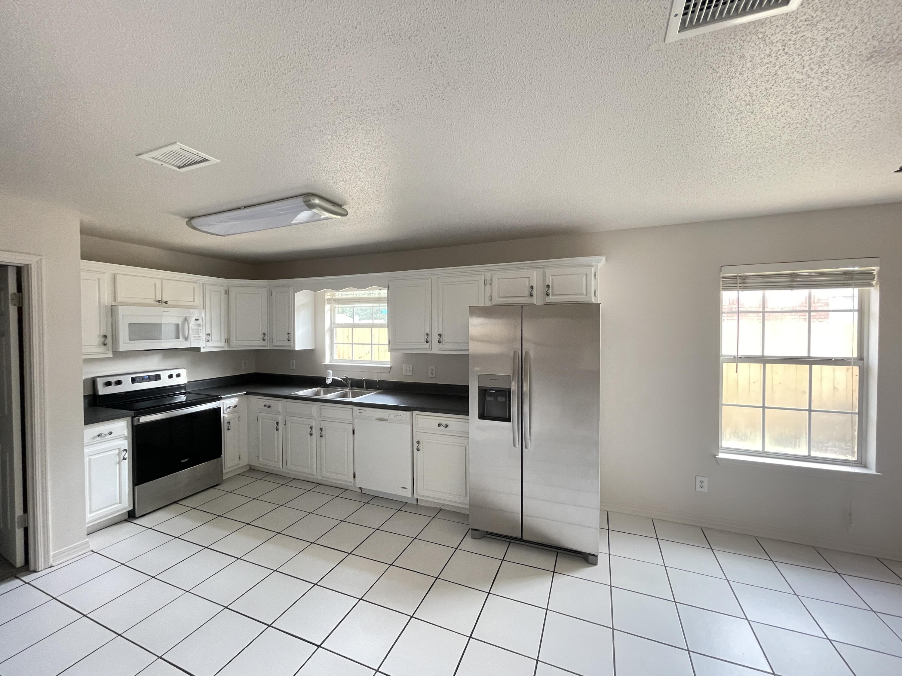2212 Peachwood Court