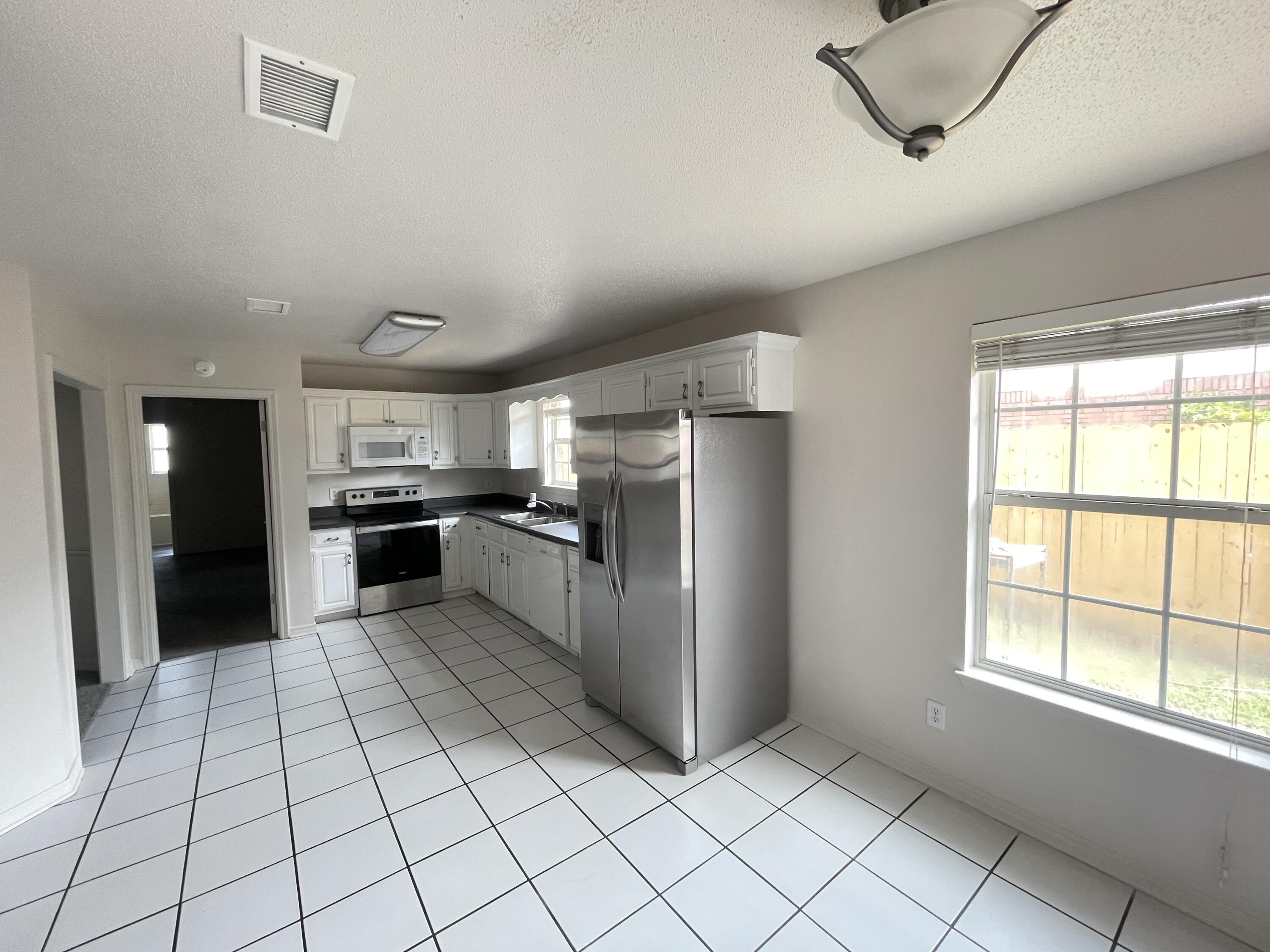 2212 Peachwood Court