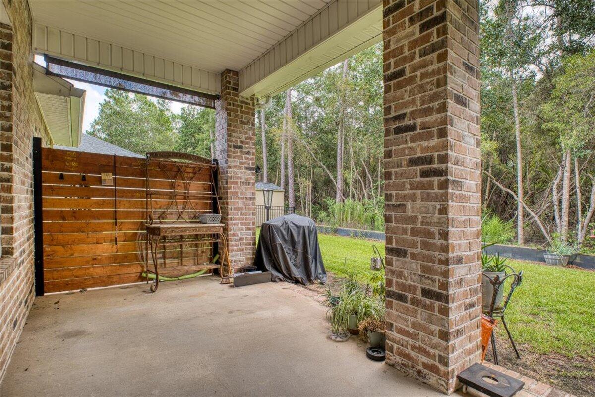 2405 Cove Road