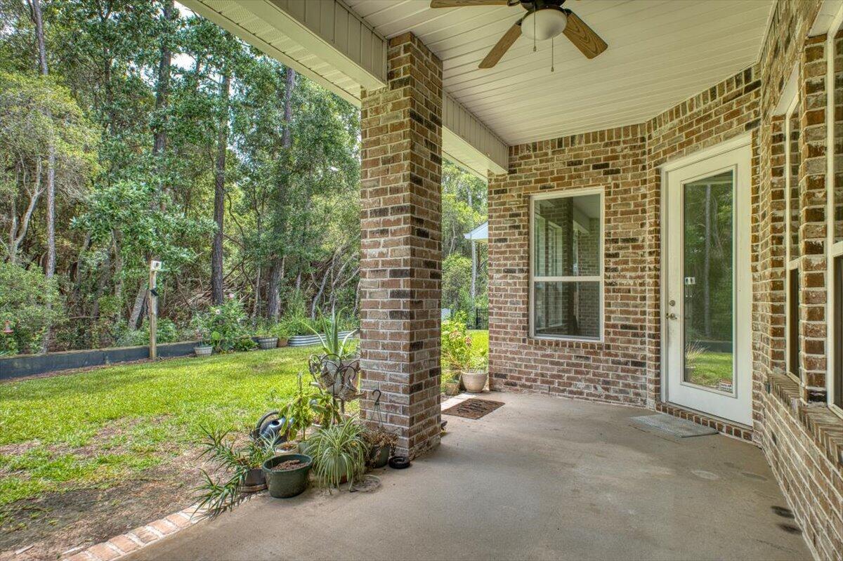2405 Cove Road