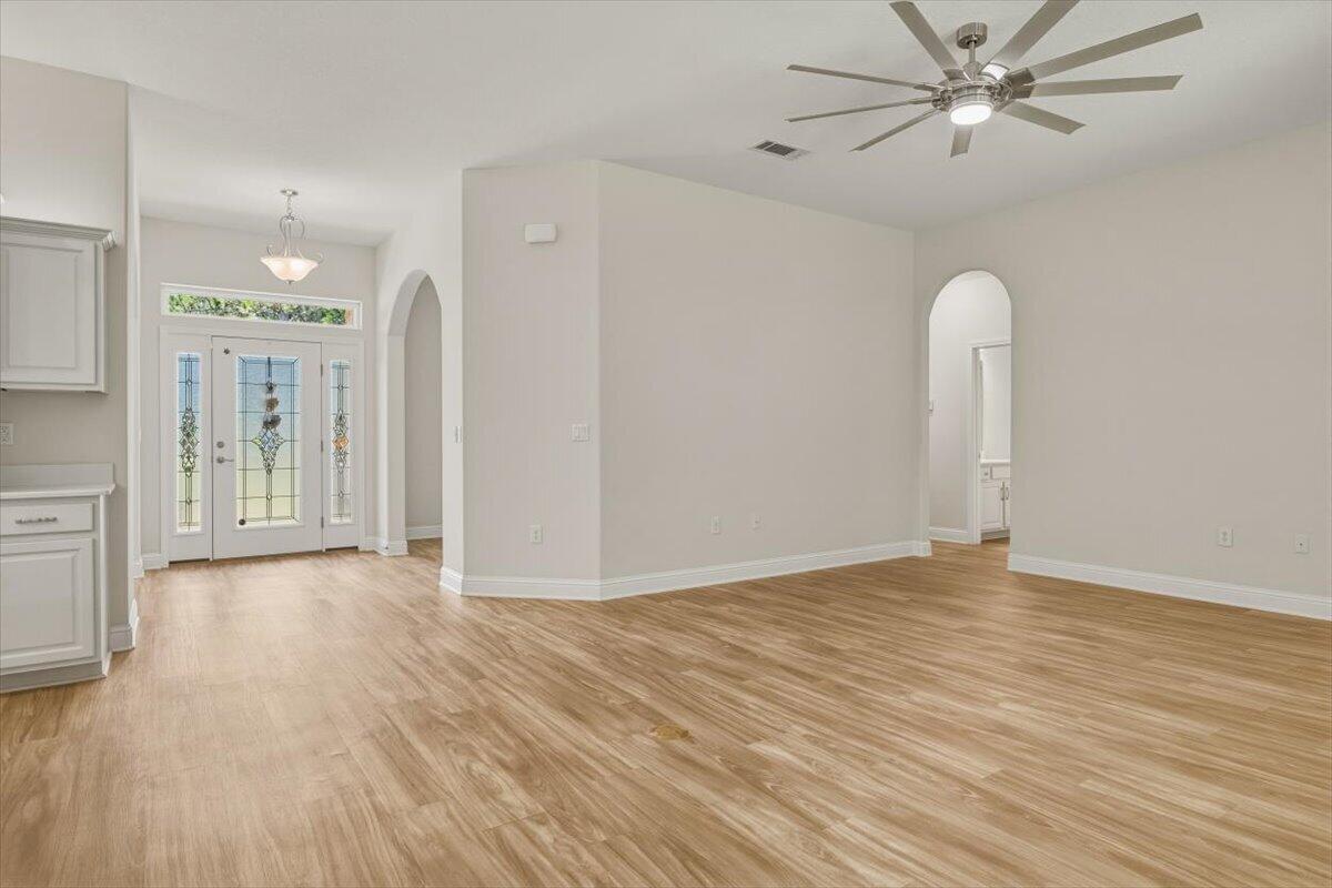 2405 Cove Road