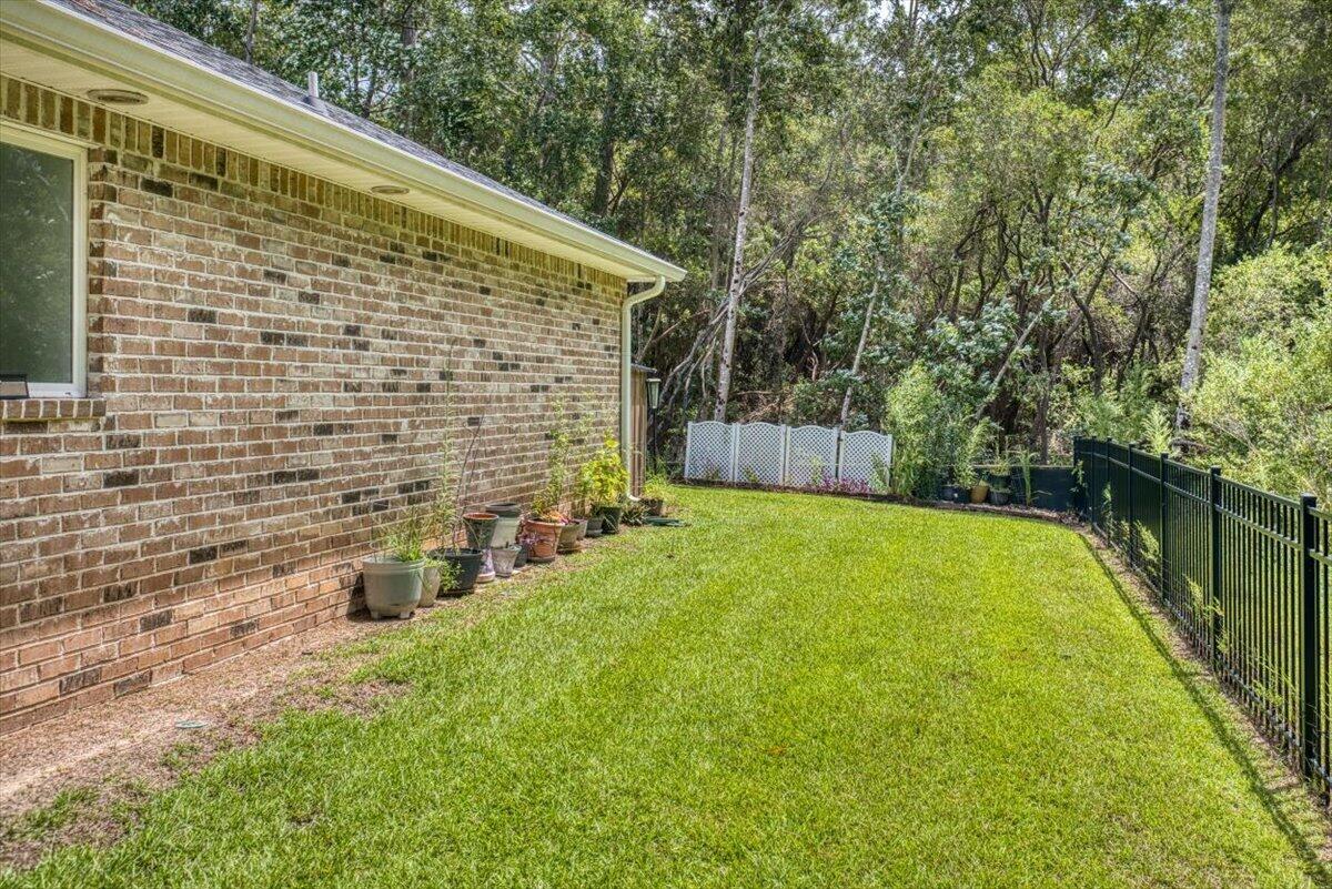 2405 Cove Road
