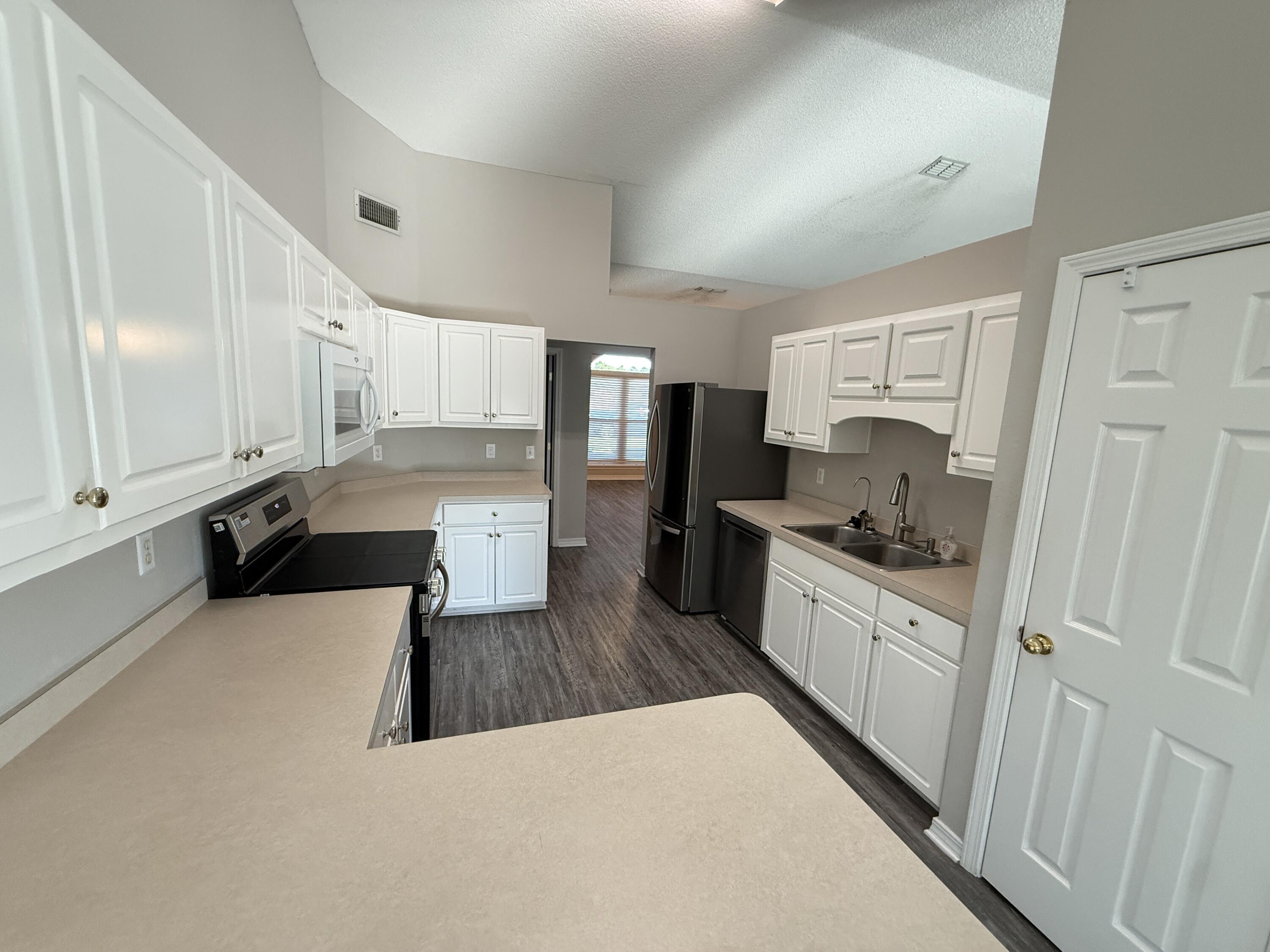 2121 Ainsdale Court