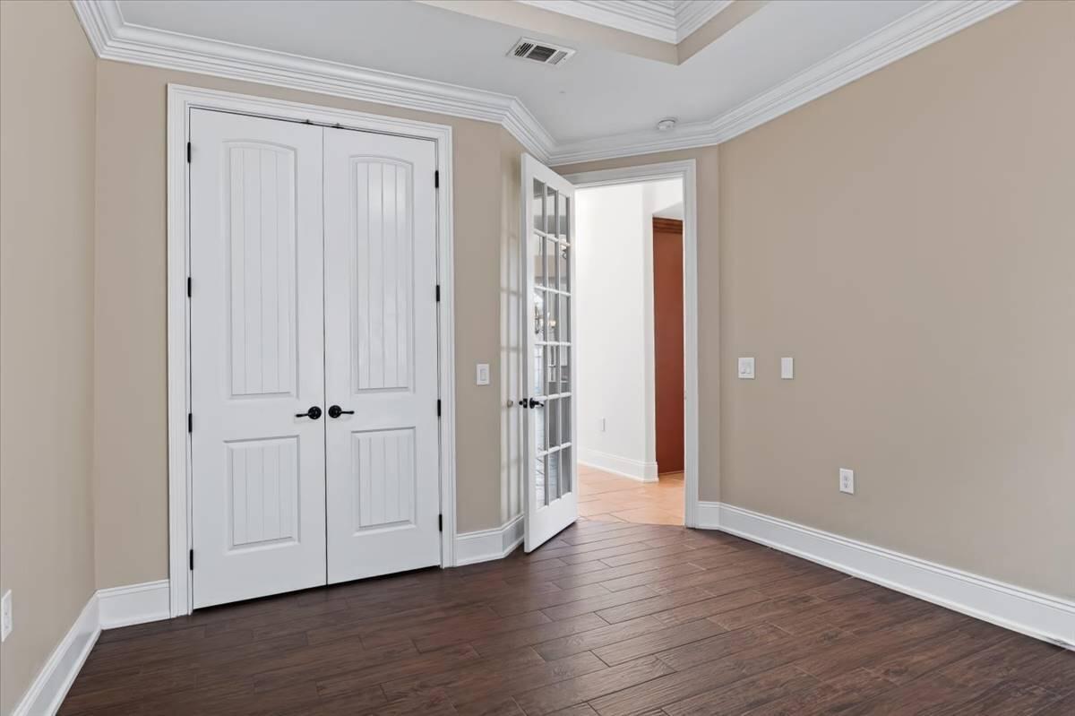 5347 Woodlake