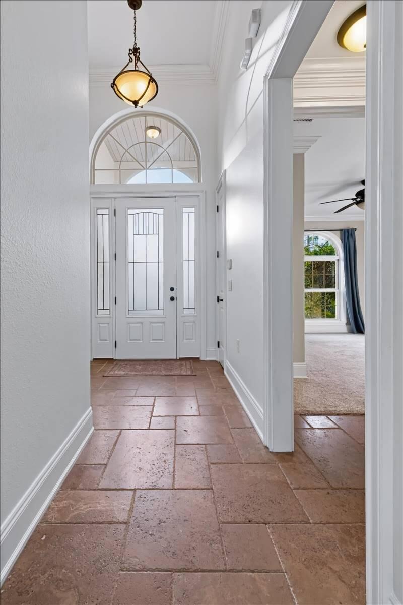 5347 Woodlake