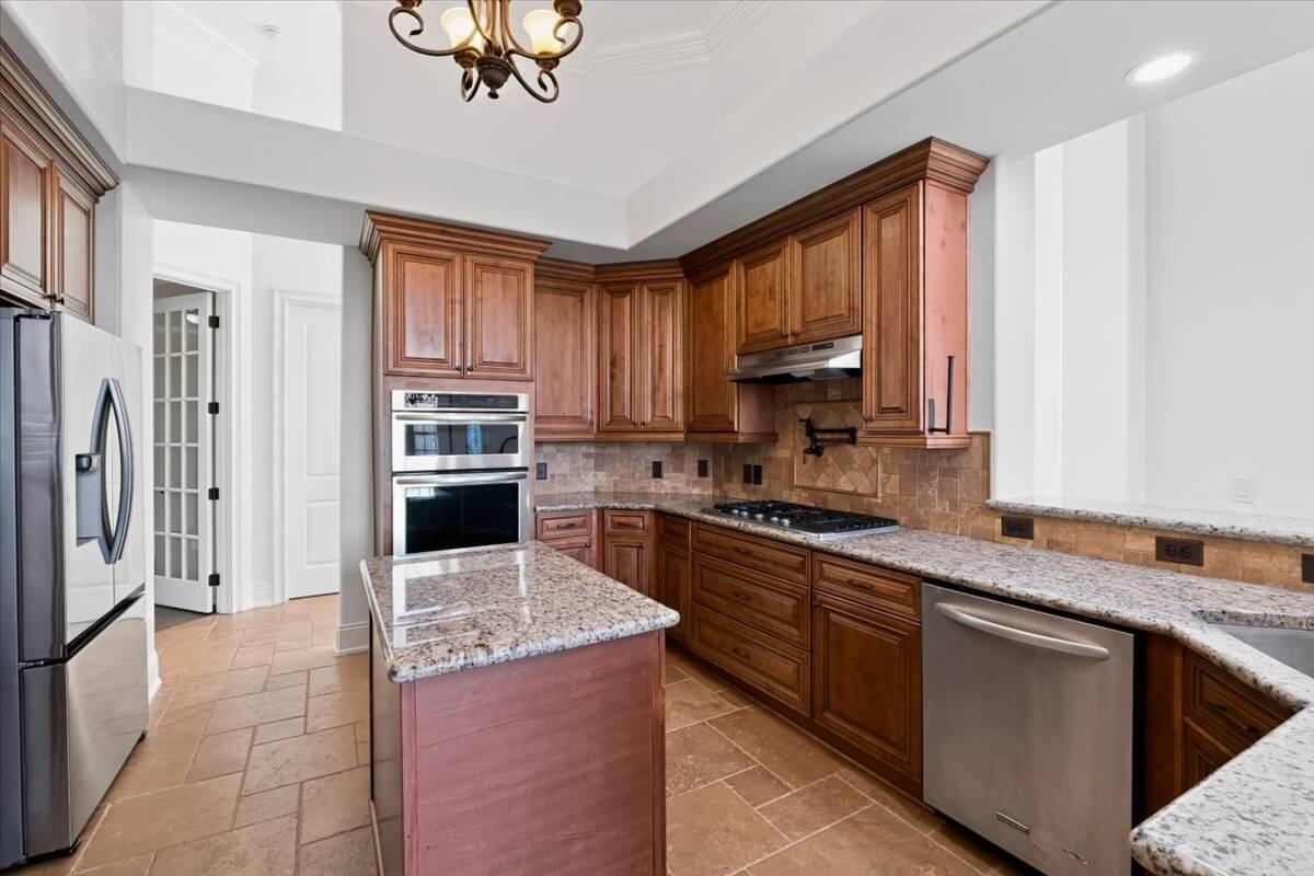 5347 Woodlake