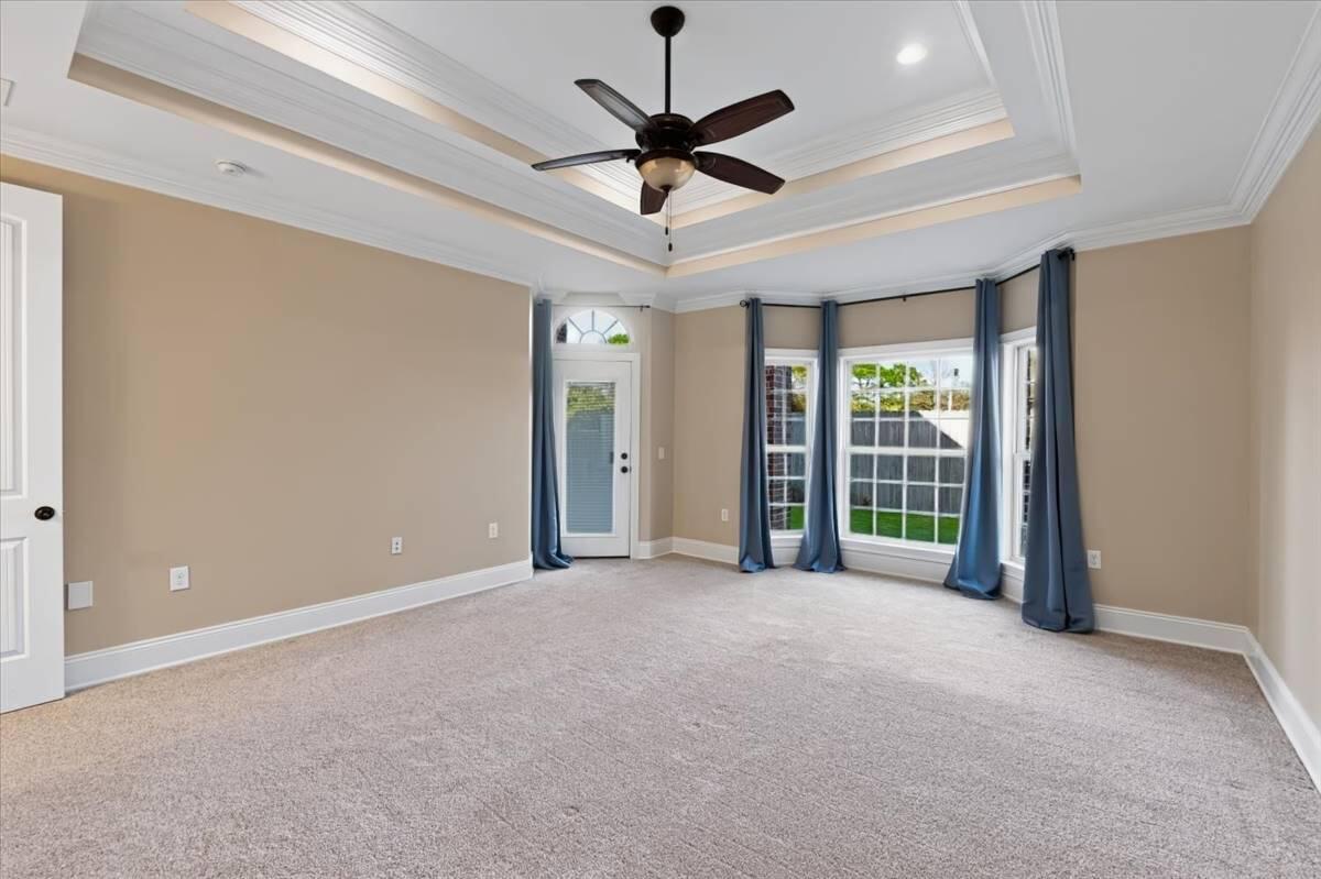 5347 Woodlake