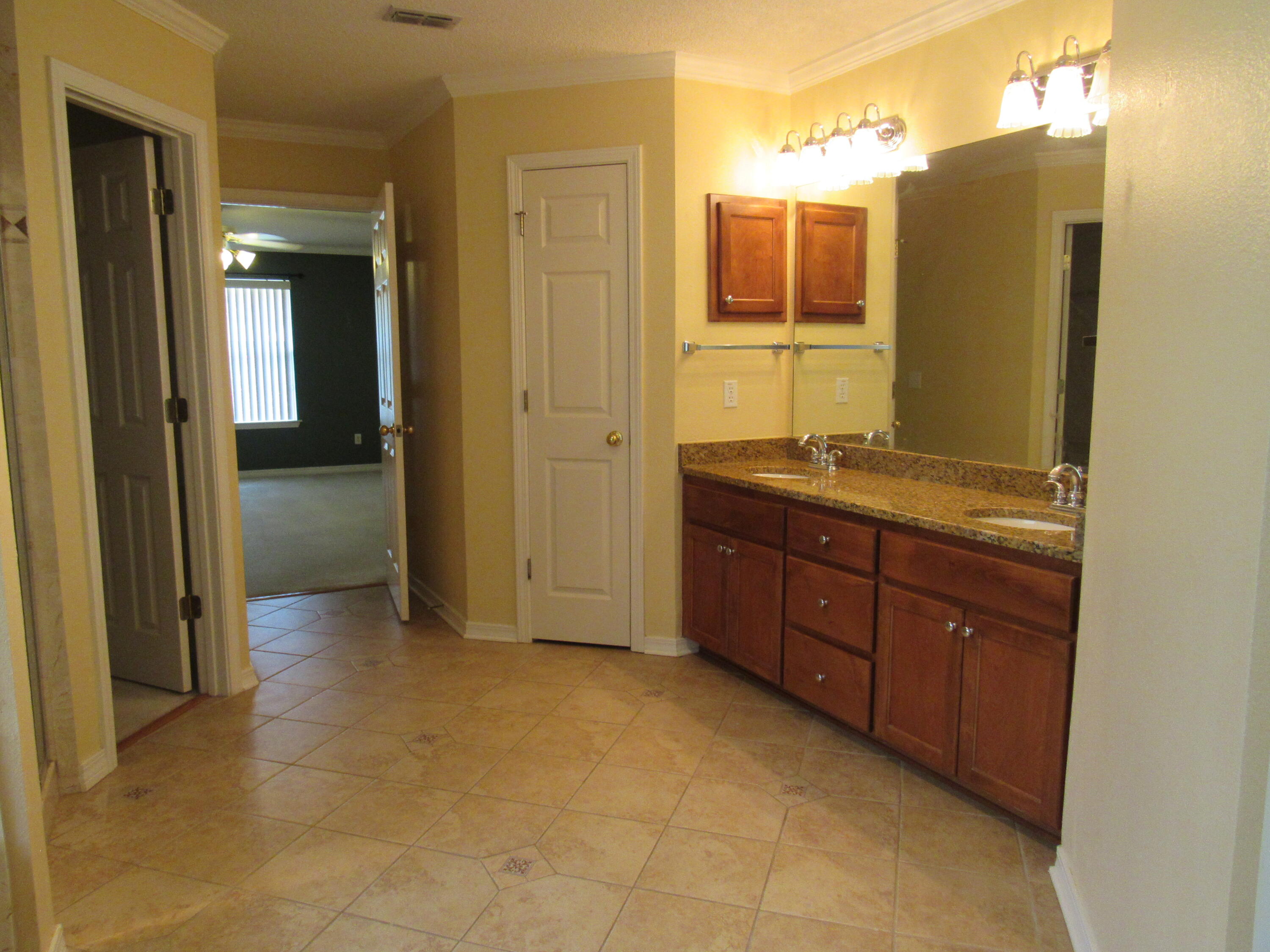 2705 Edgewood Drive