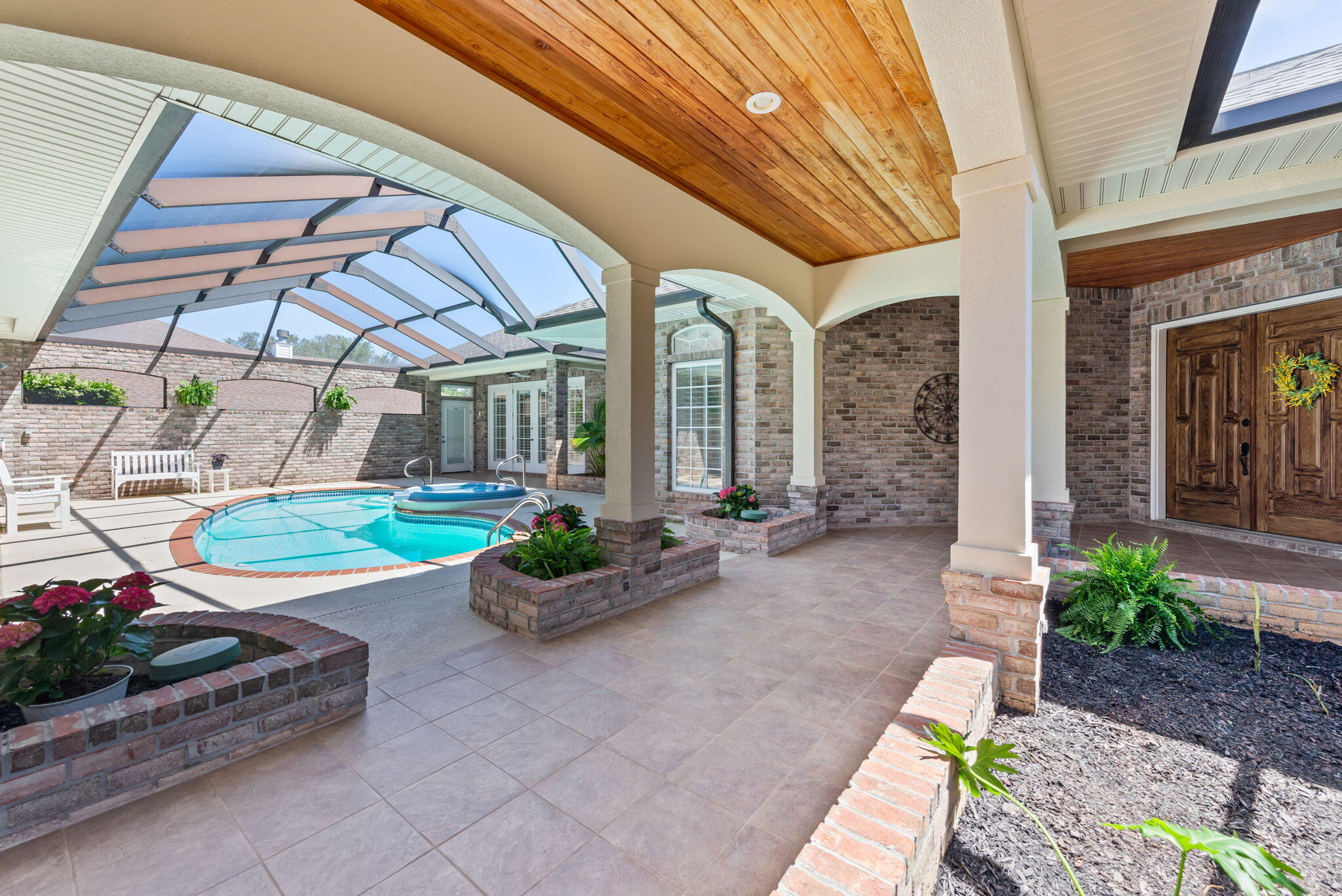 1548 Woodlawn Way