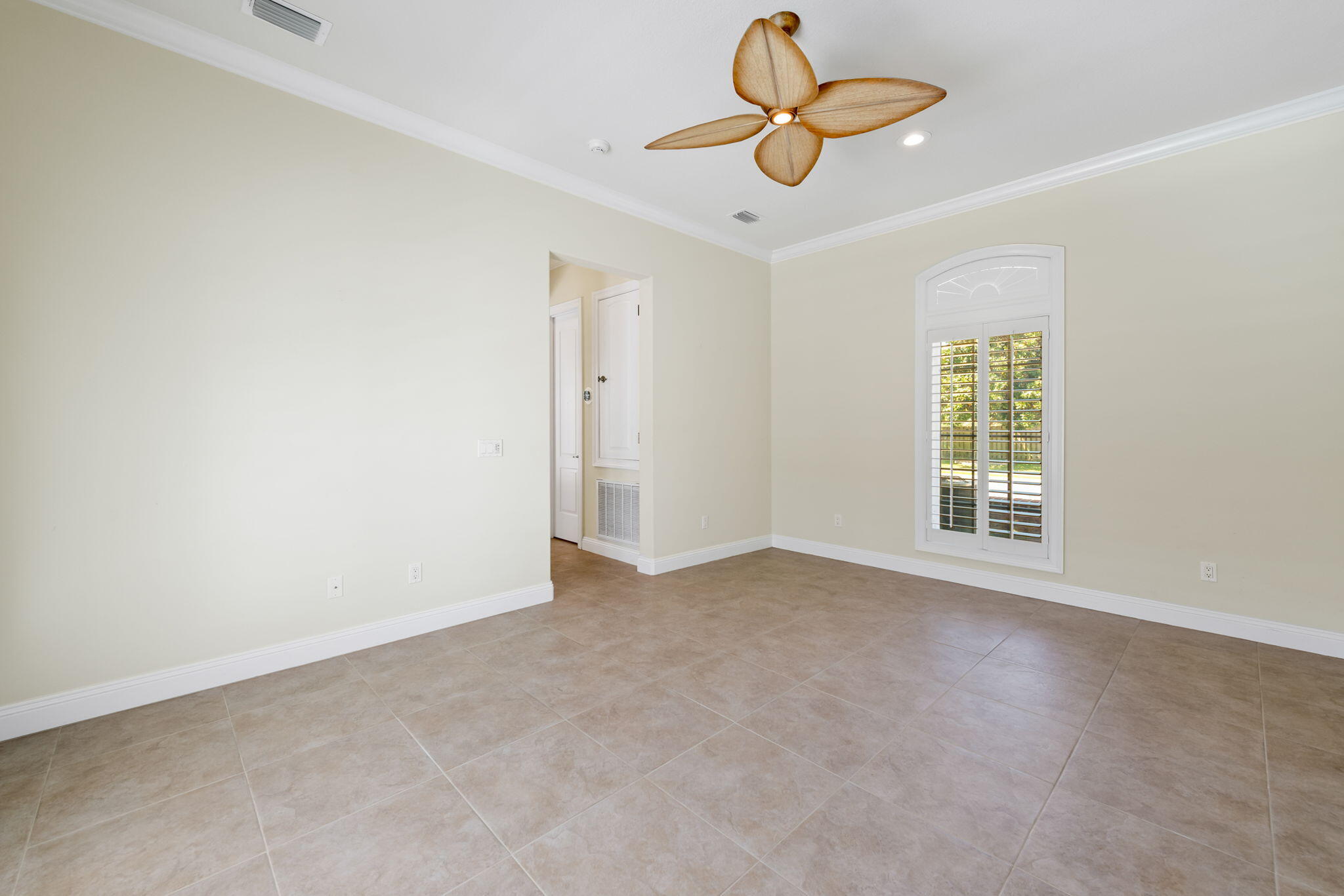 1548 Woodlawn Way
