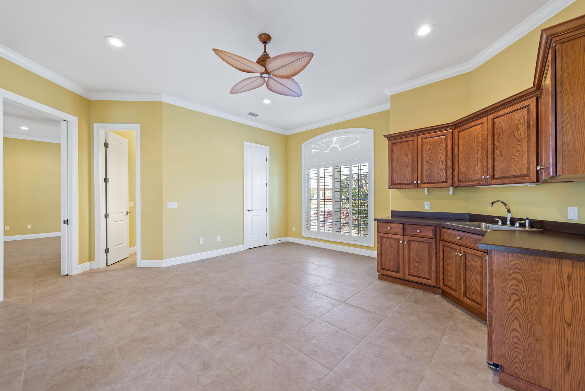 1548 Woodlawn Way