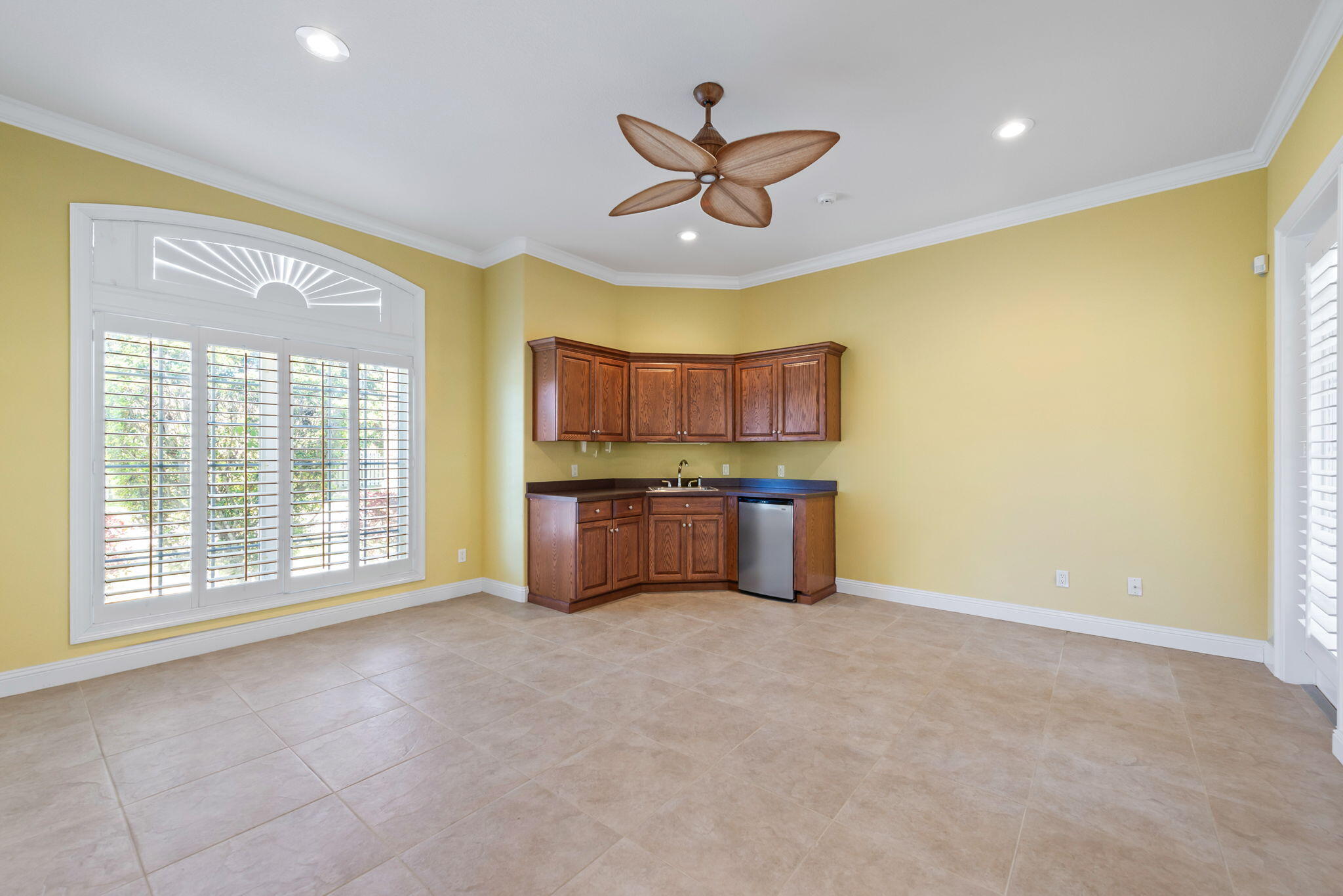 1548 Woodlawn Way
