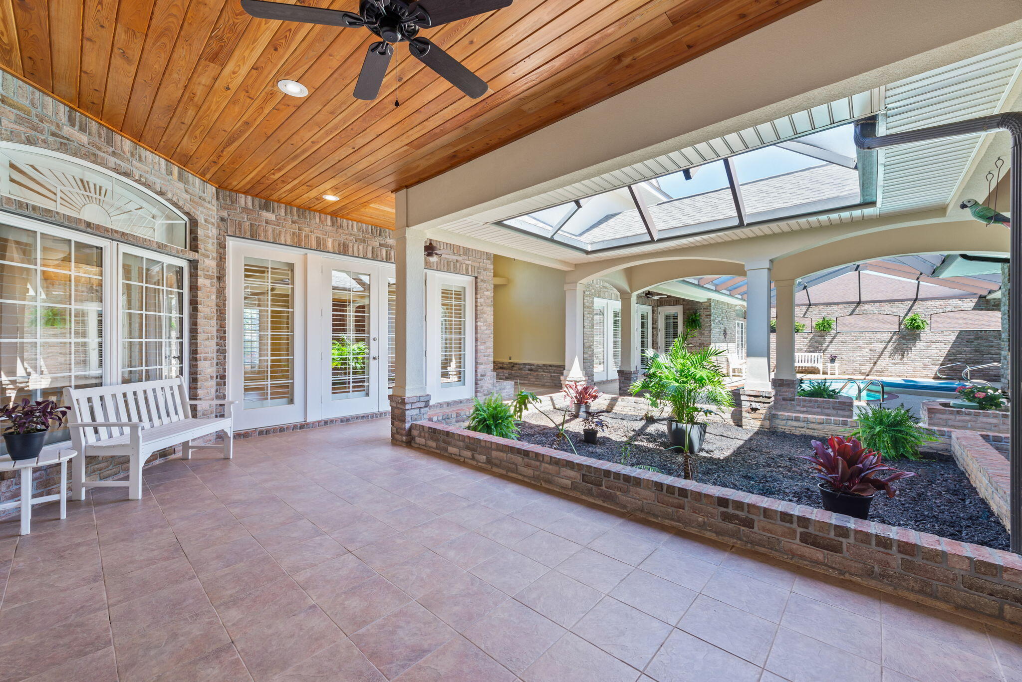 1548 Woodlawn Way