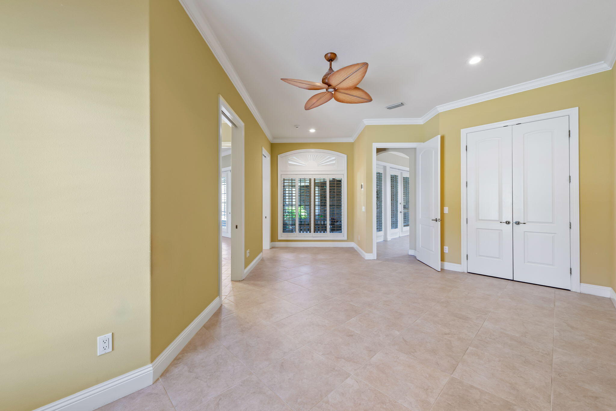 1548 Woodlawn Way