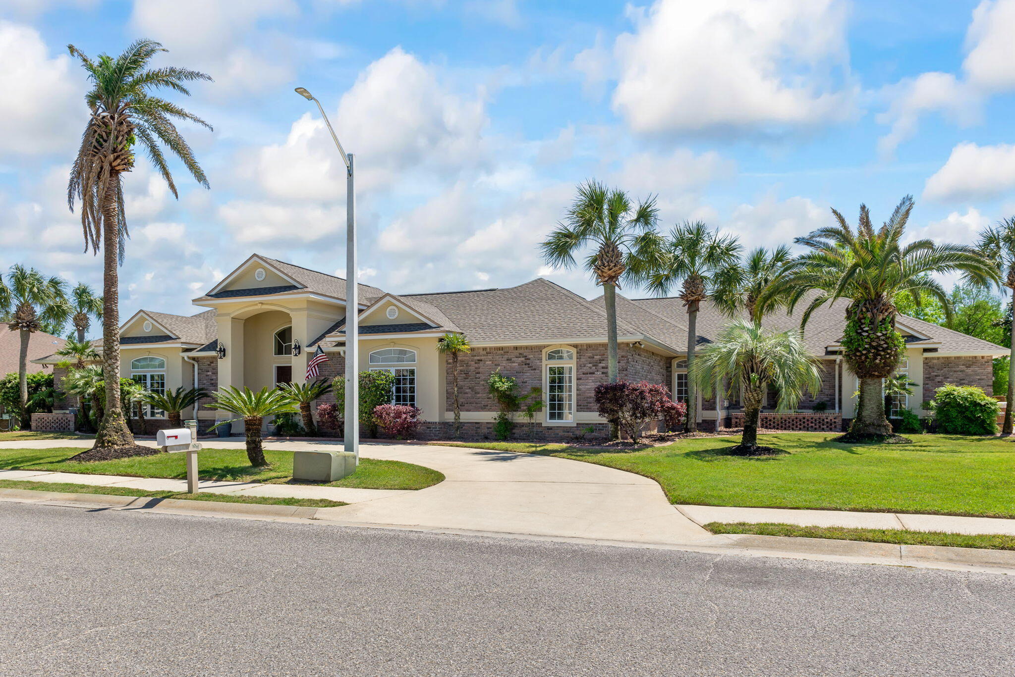 1548 Woodlawn Way