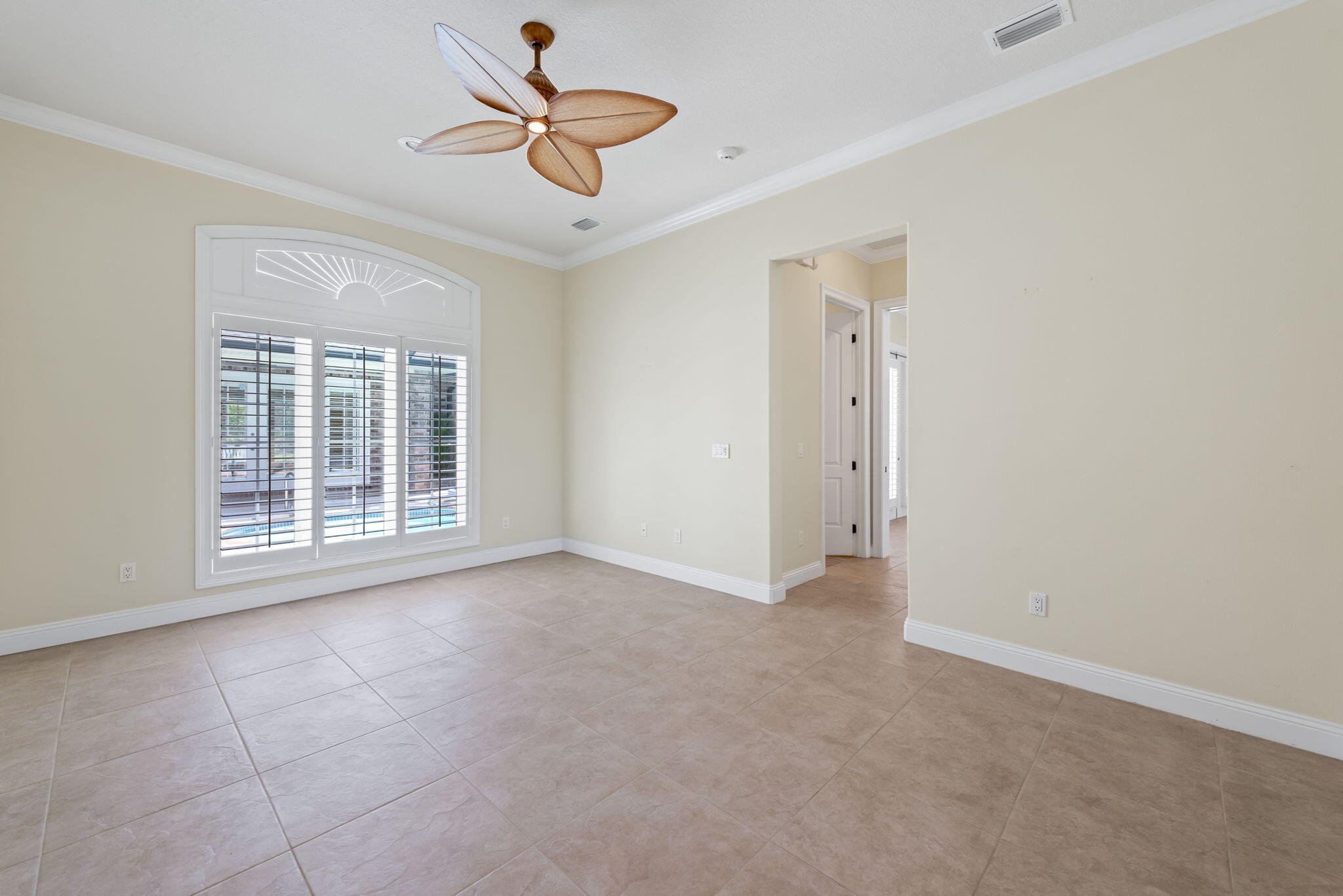 1548 Woodlawn Way
