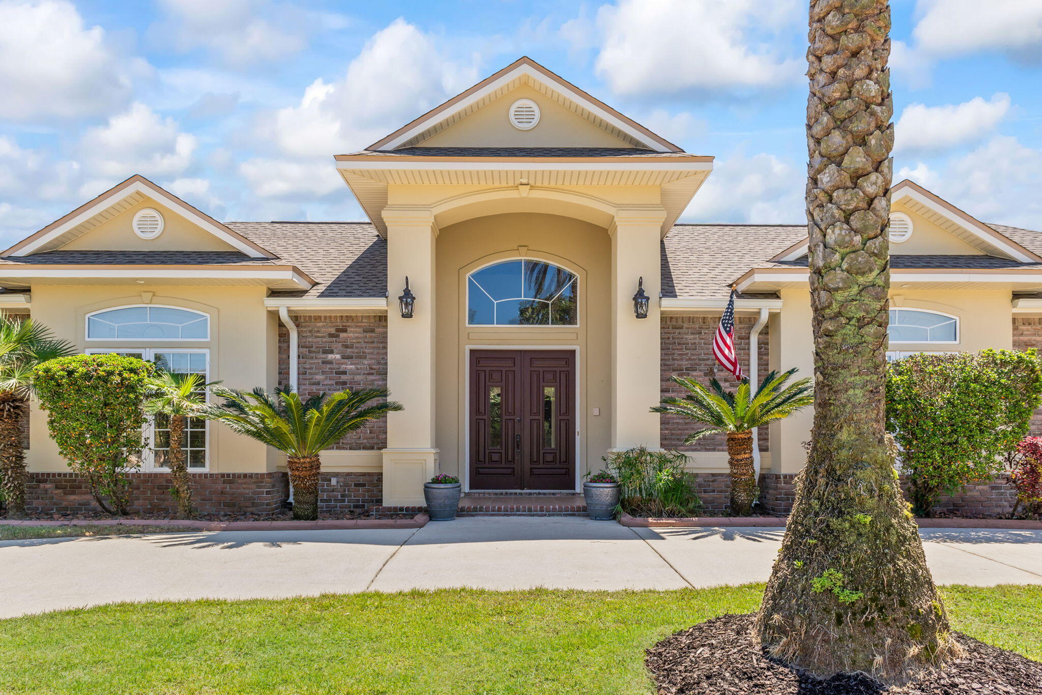 1548 Woodlawn Way