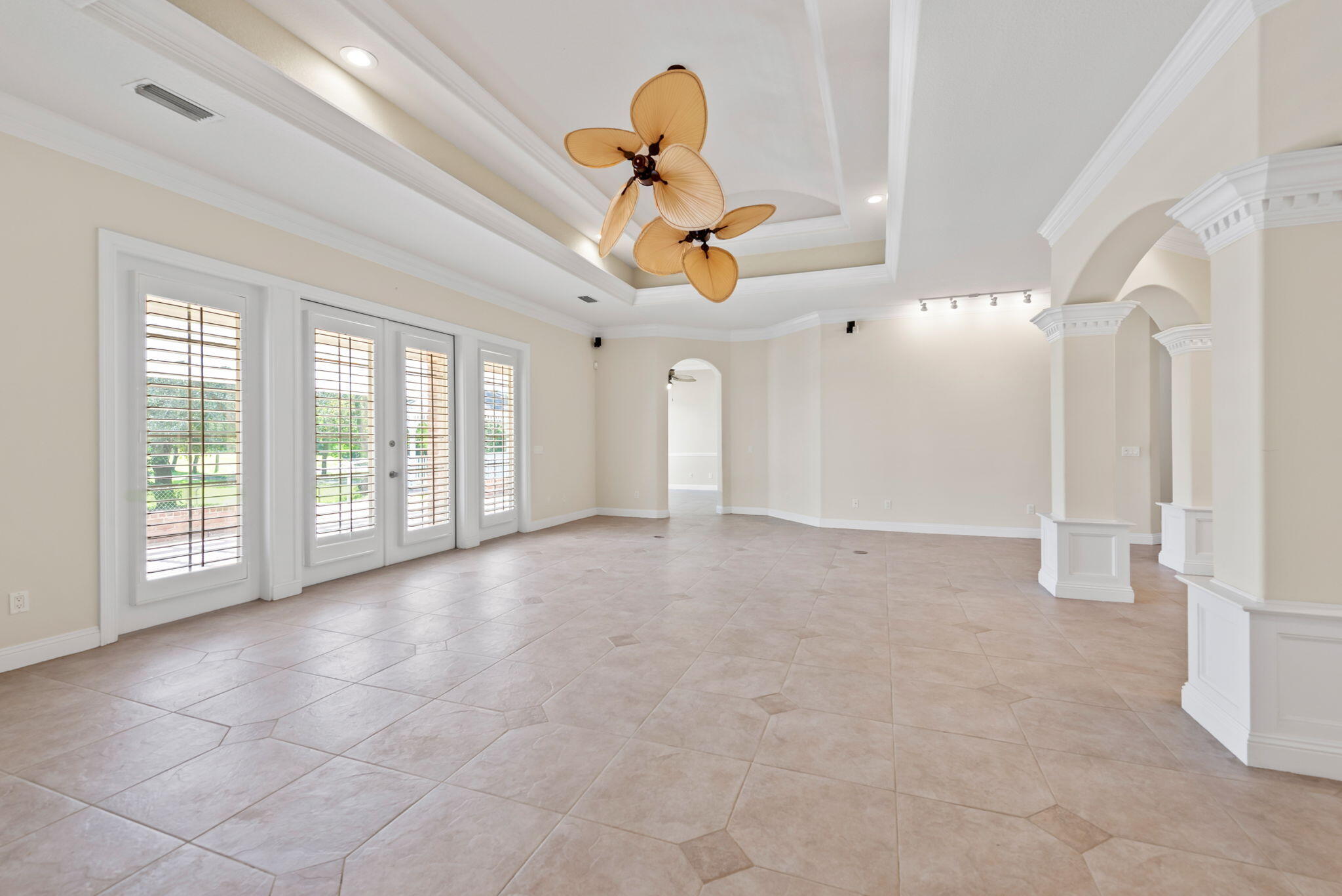 1548 Woodlawn Way