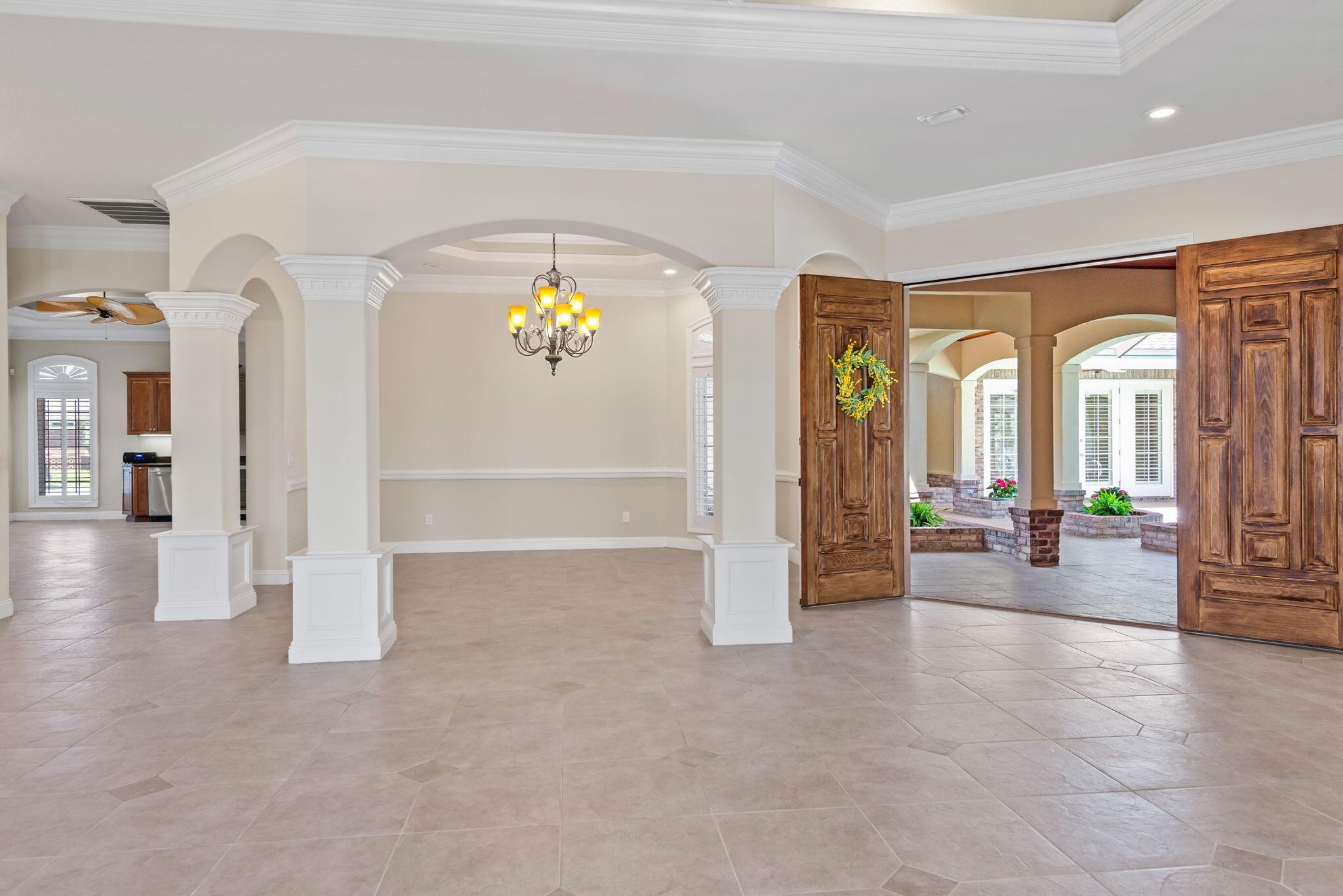1548 Woodlawn Way
