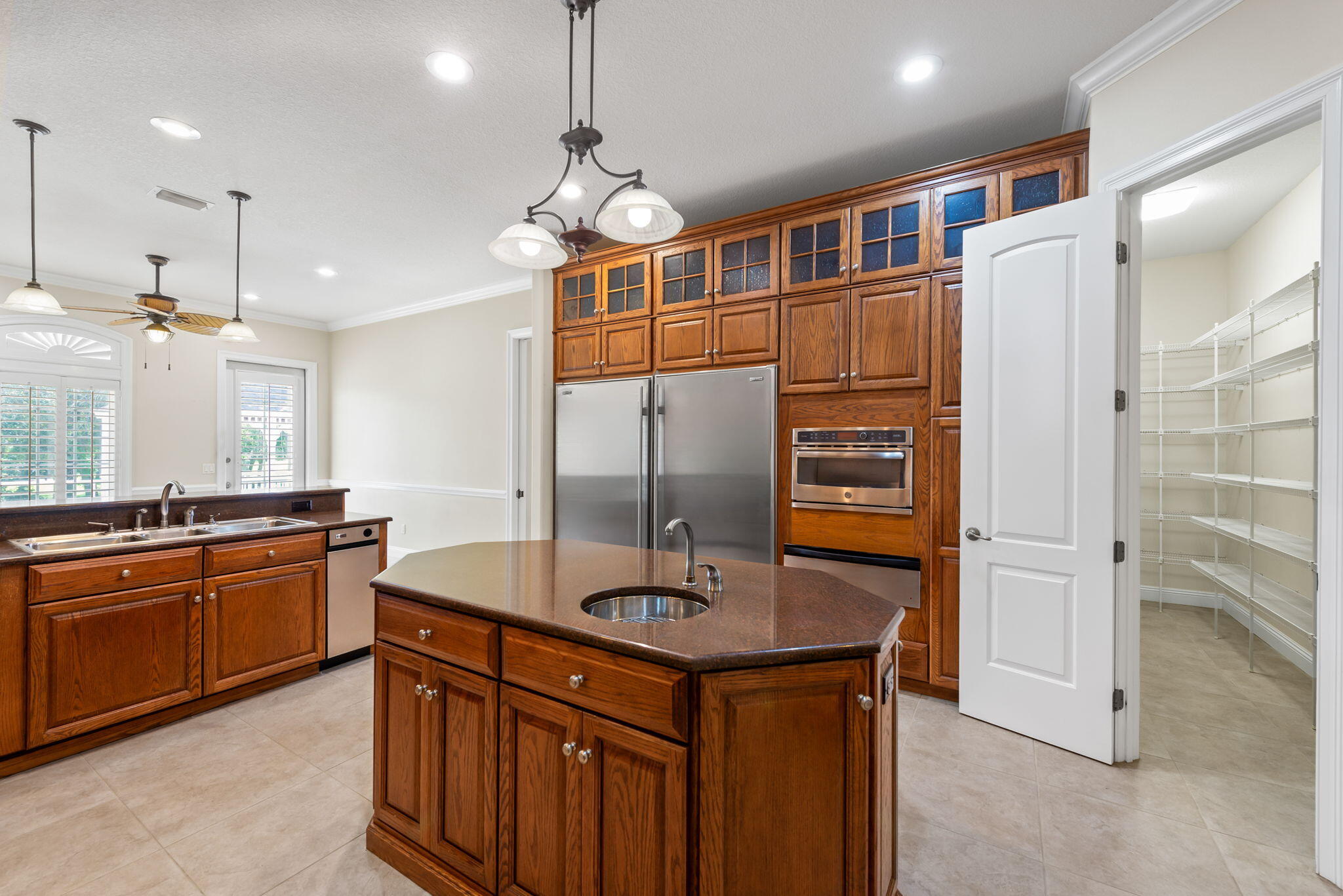 1548 Woodlawn Way