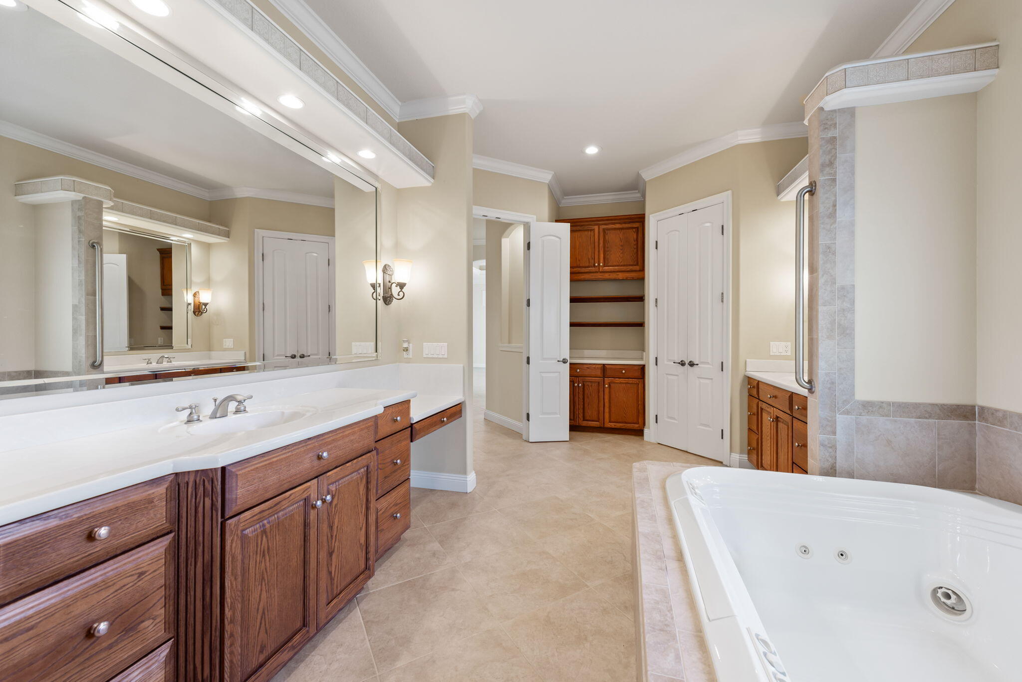 1548 Woodlawn Way