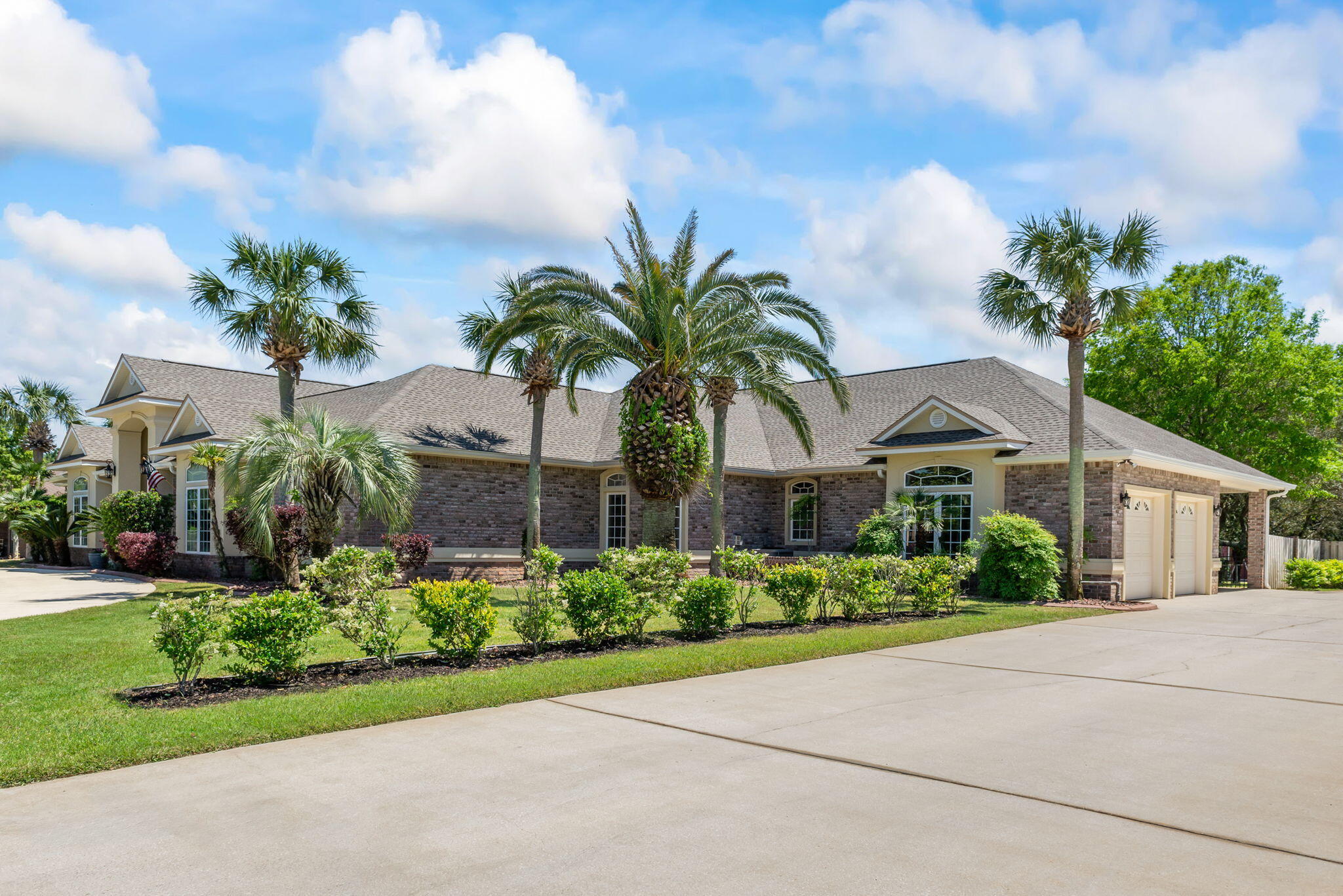 1548 Woodlawn Way