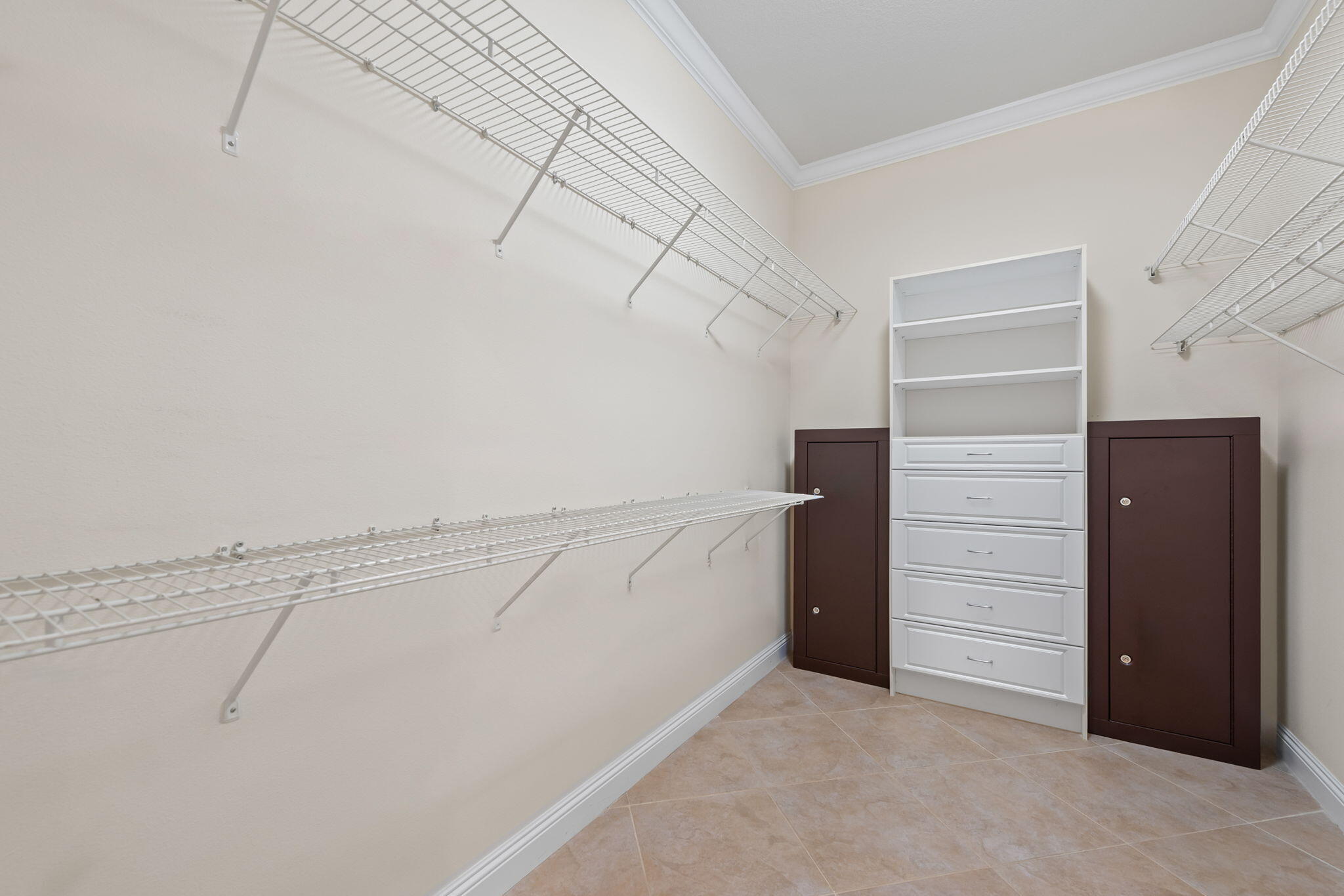 1548 Woodlawn Way